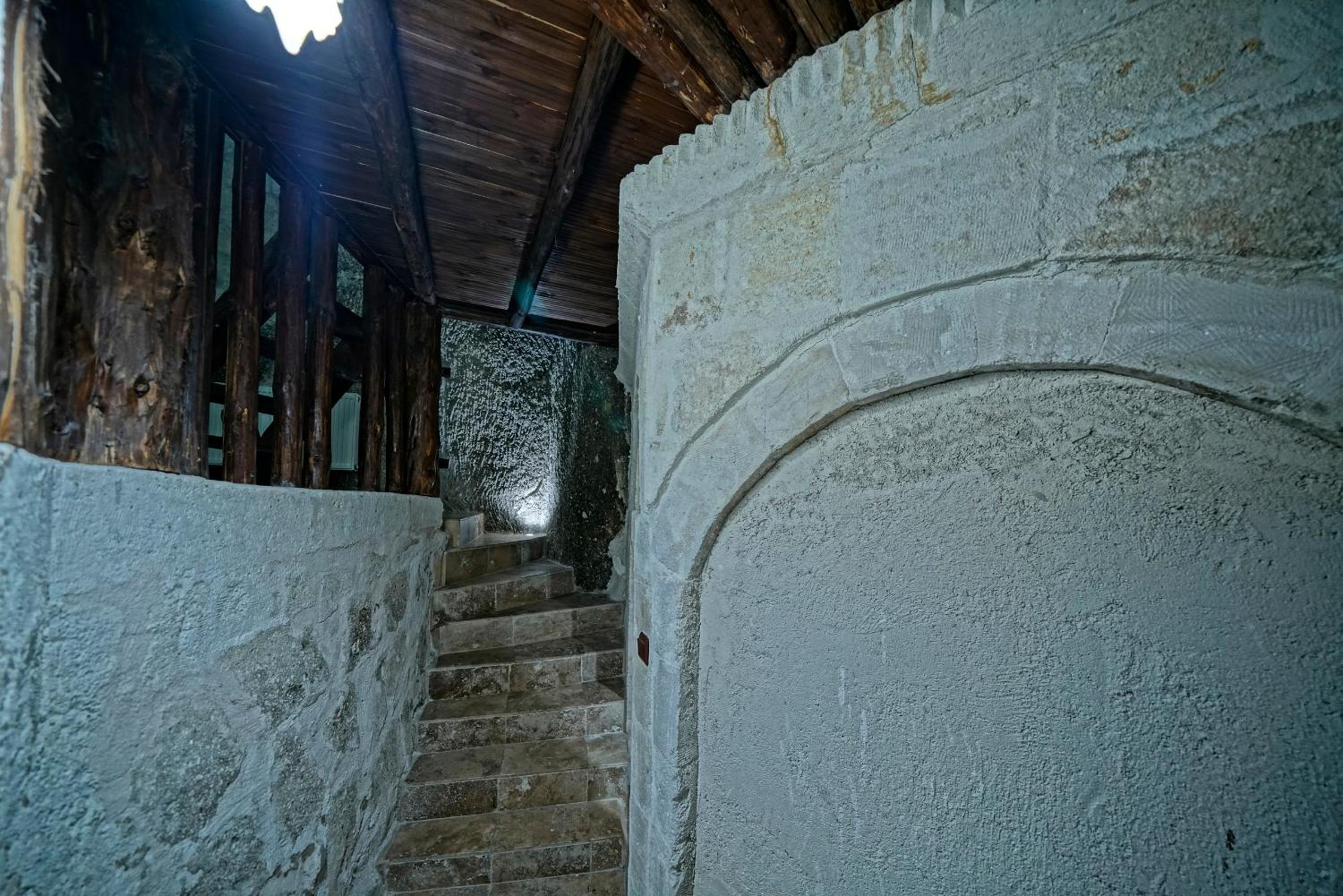 Holiday Cave Hotel - Image 277