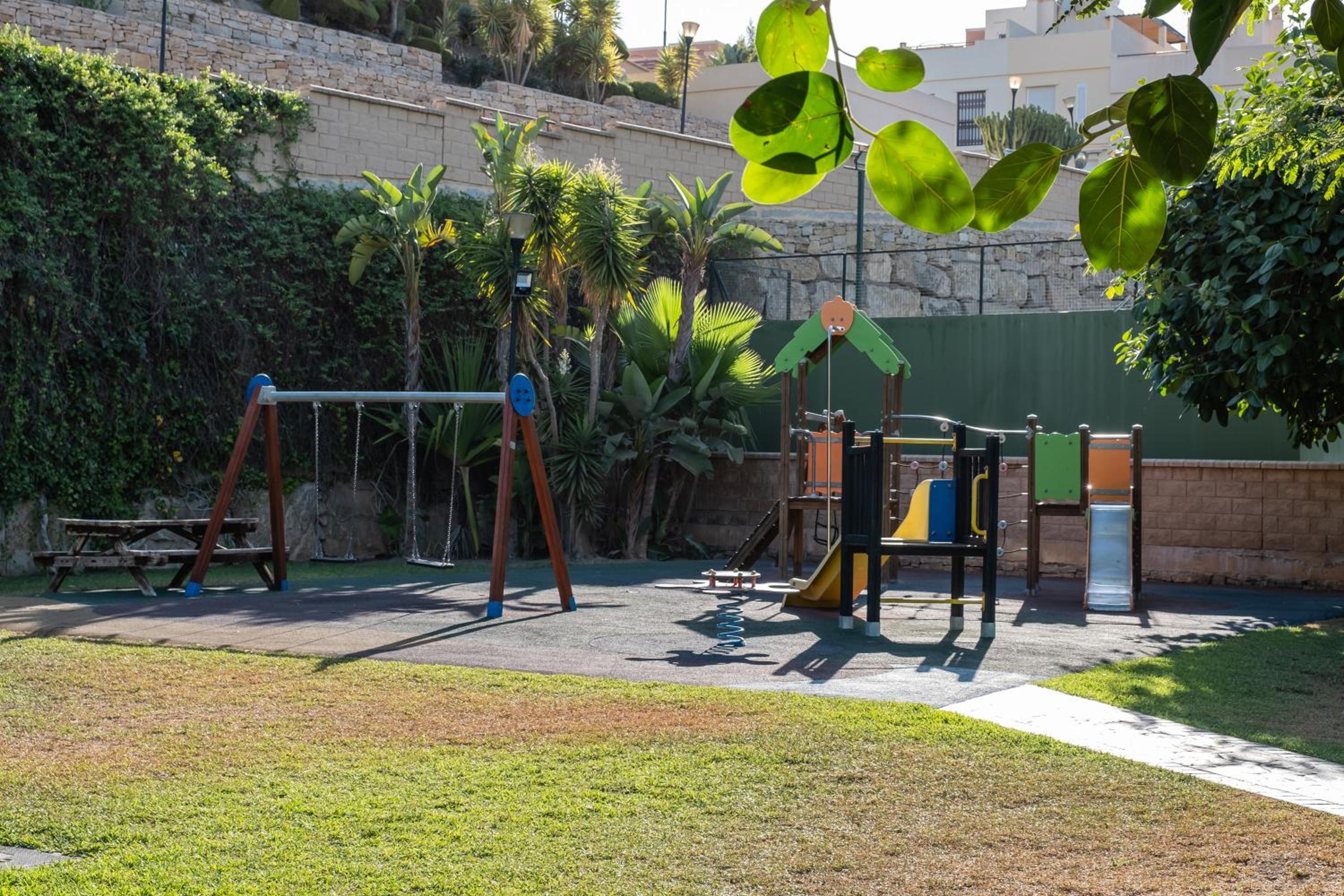 Casa Vino Mio Piscina padel y gym