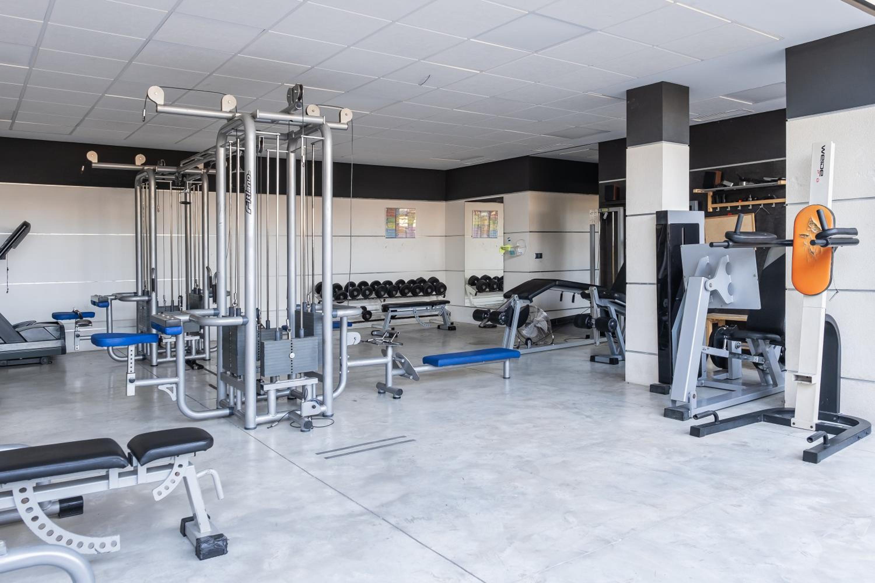 Casa Vino Mio Piscina padel y gym