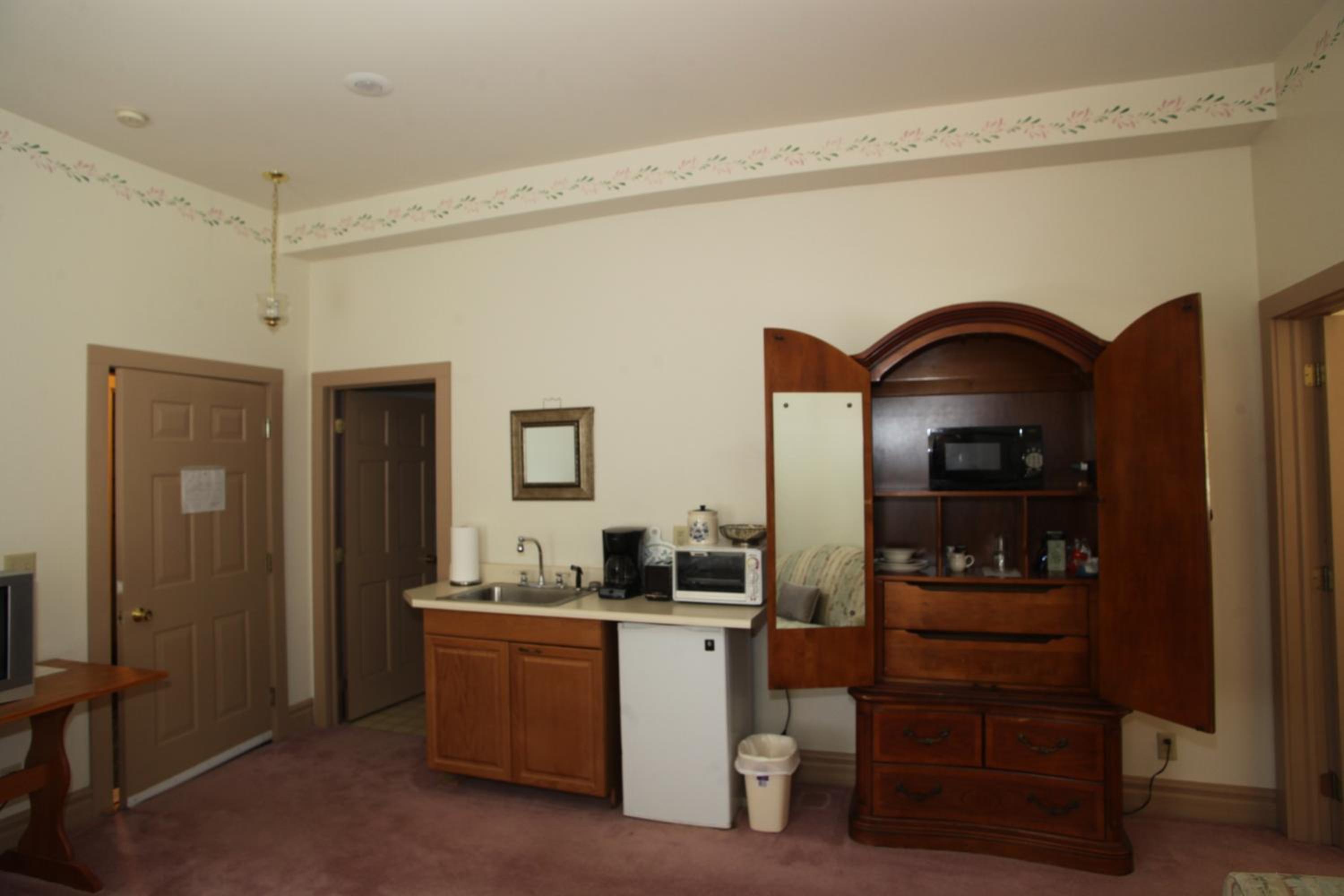 Oak Valley Inn and Suites