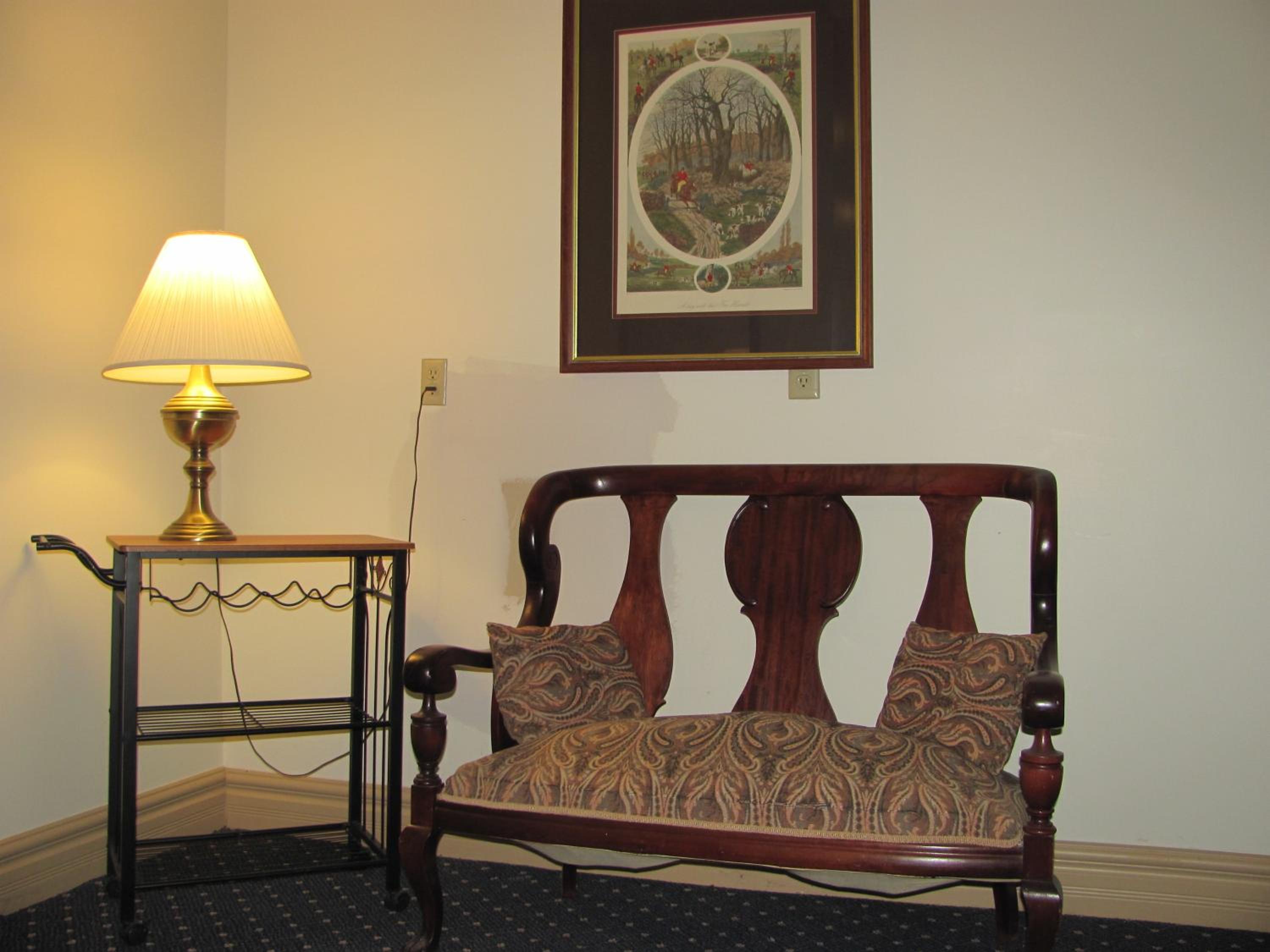 Oak Valley Inn and Suites