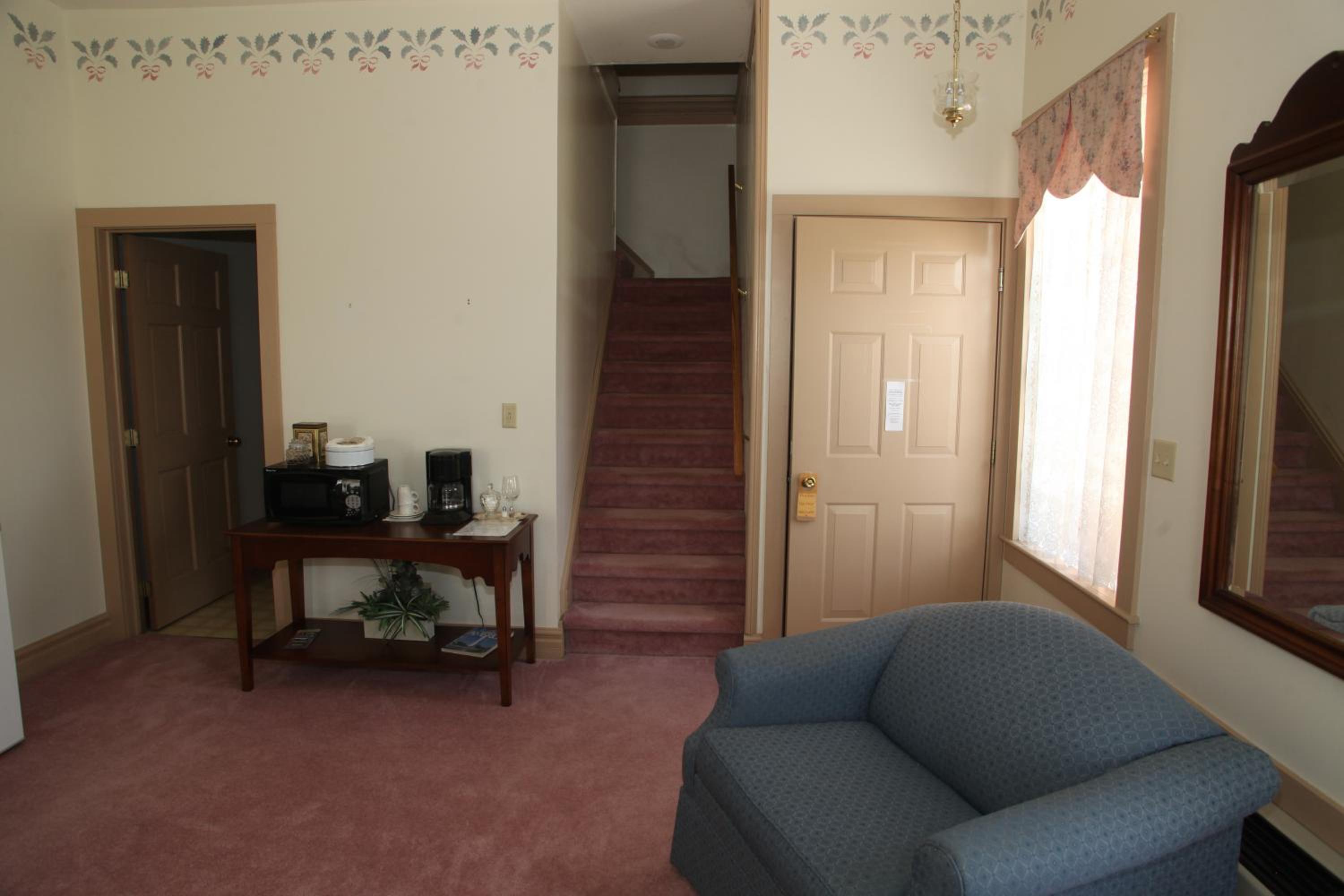 Oak Valley Inn and Suites