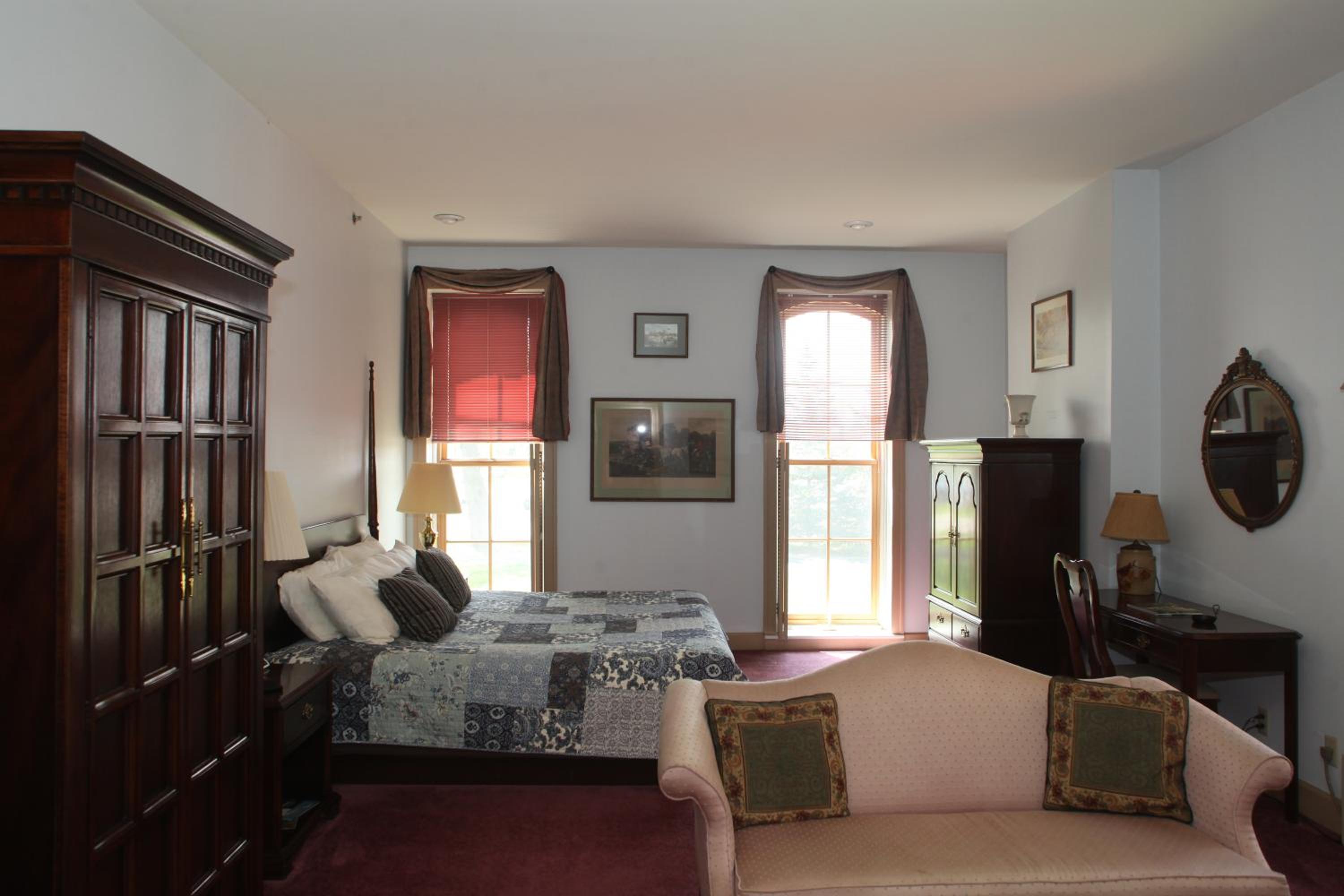 Oak Valley Inn and Suites