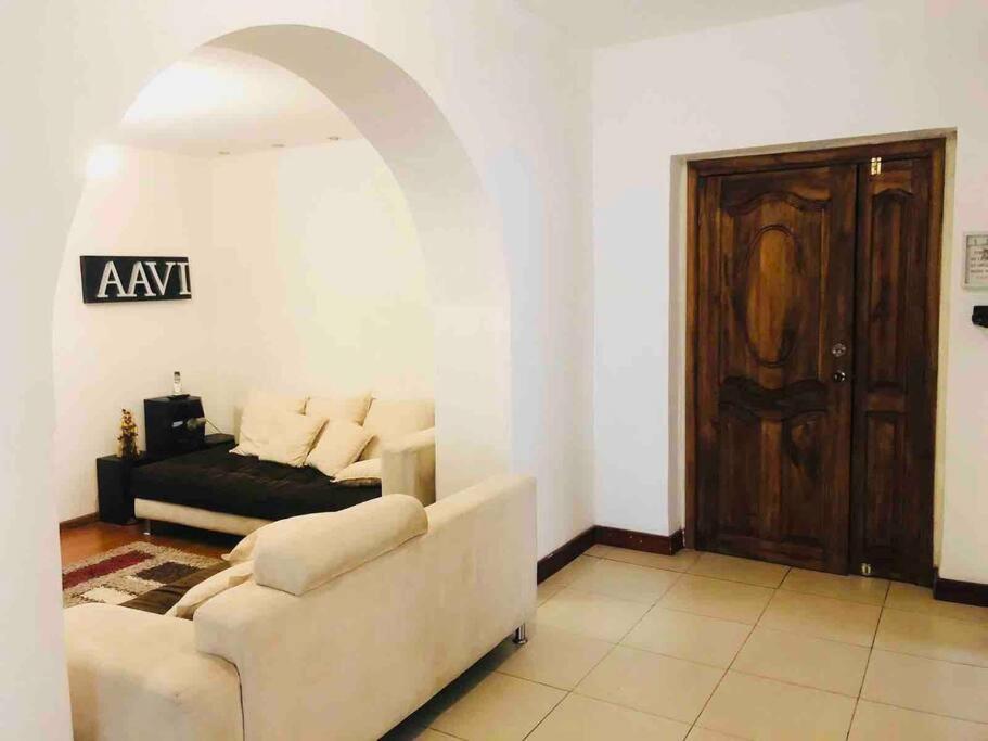 Spacious 3 Bedroom apartment Old Town view 3