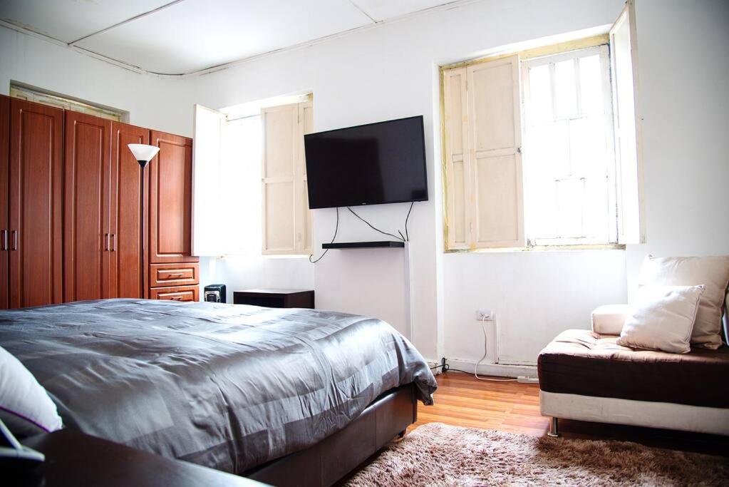 Spacious 3 Bedroom apartment Old Town view 4
