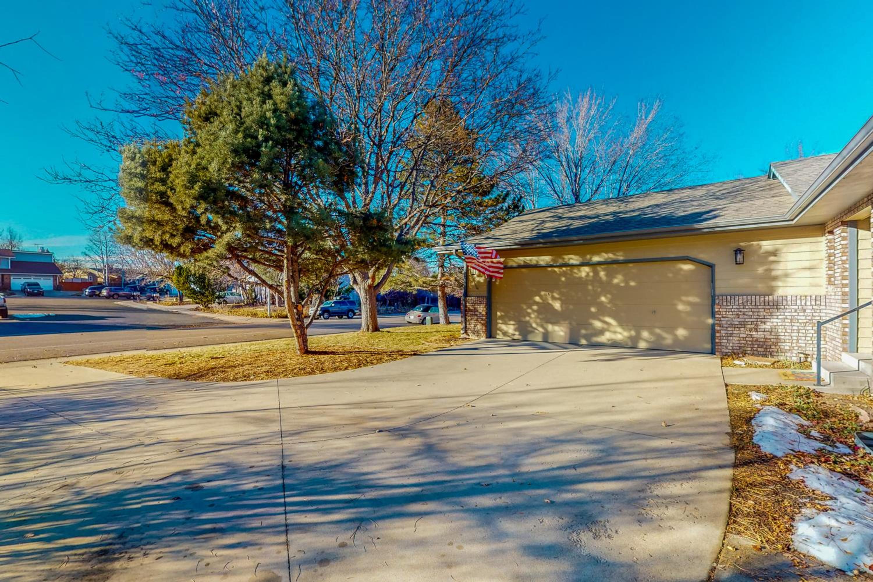 Work and Play! Spacious Lake-View Home in Greeley