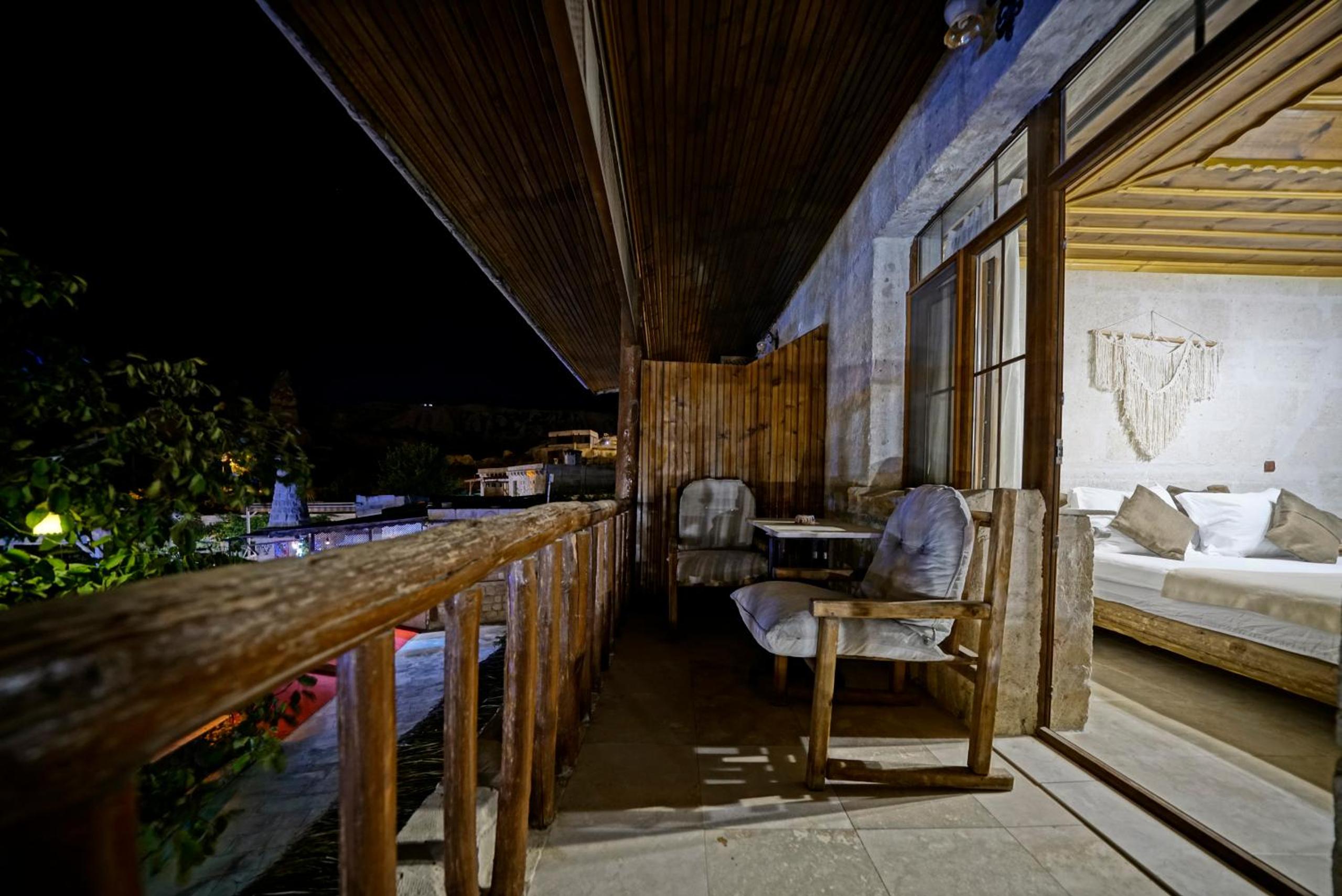 Holiday Cave Hotel - Image 224