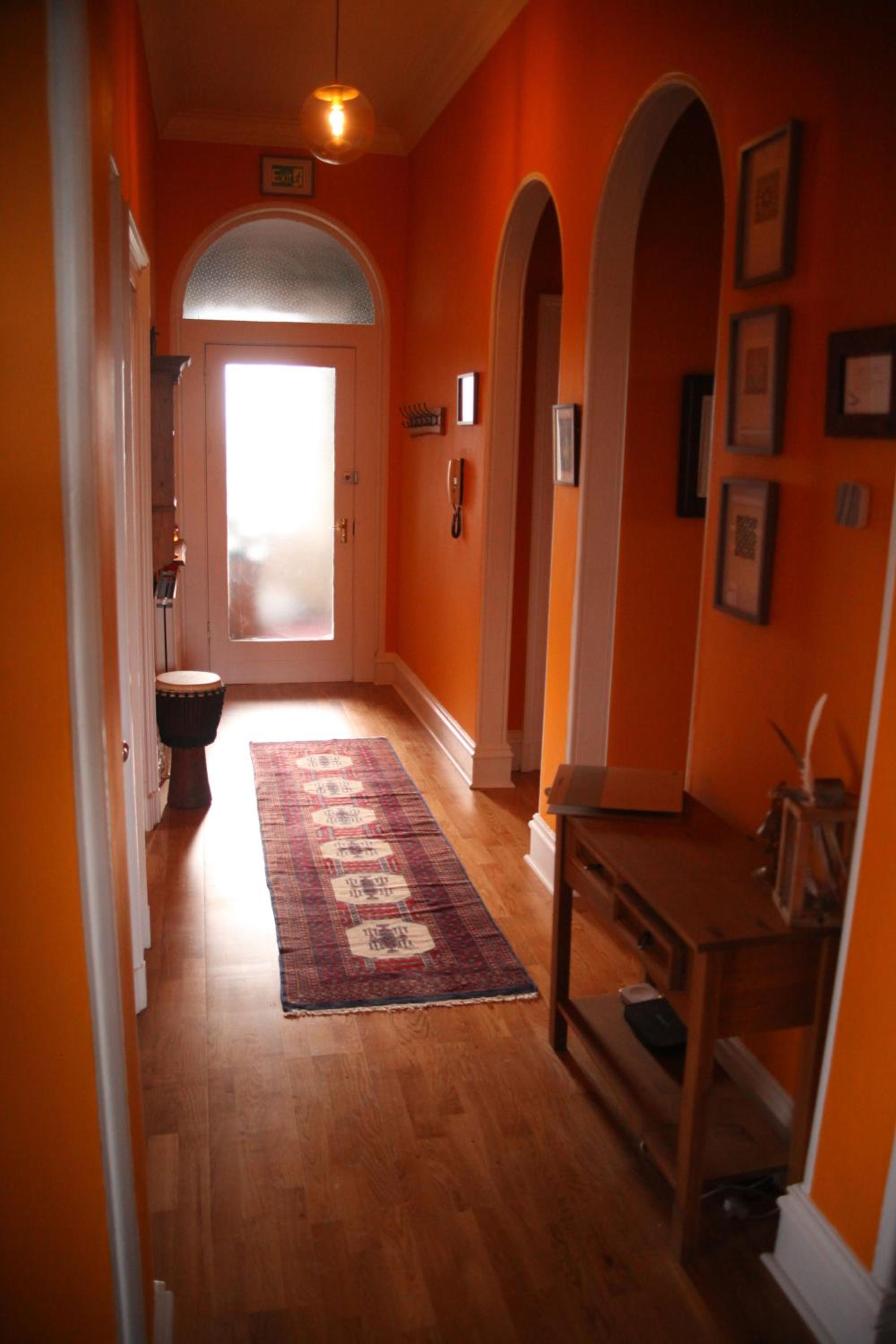 Grand top floor apartment in the Royal Bank House view 2