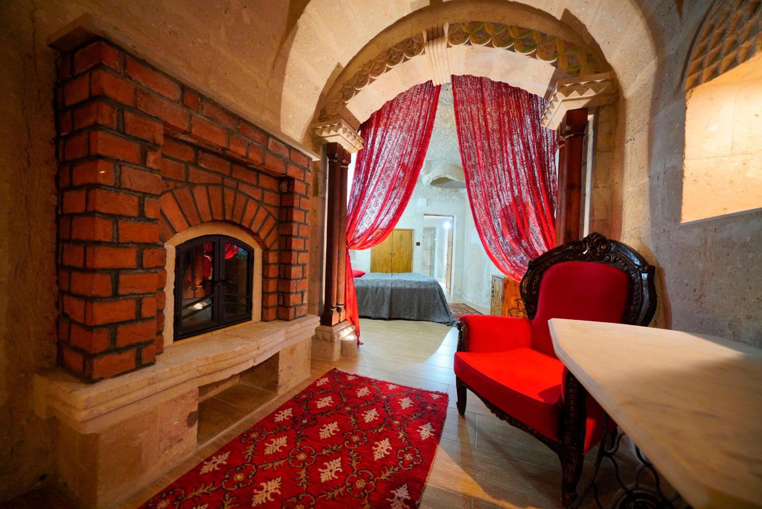 Holiday Cave Hotel - Image 77