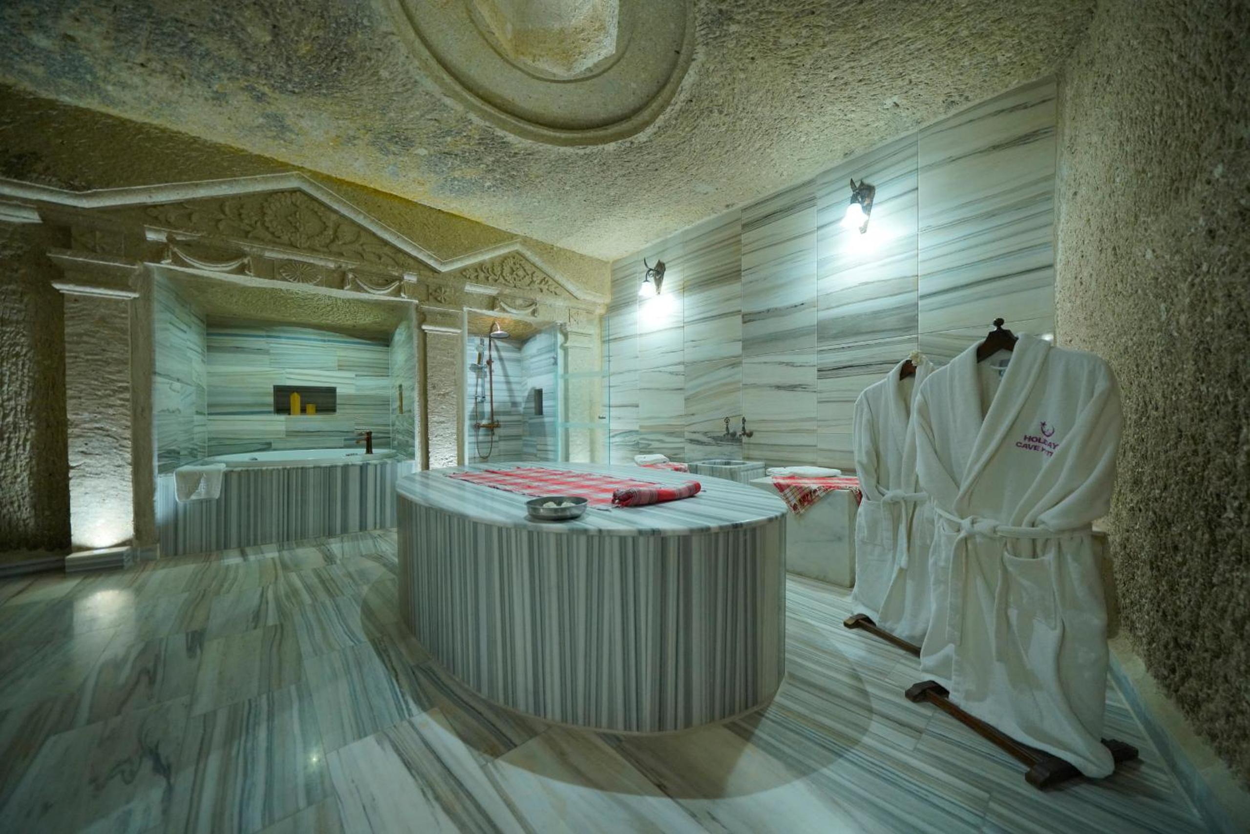 Holiday Cave Hotel - Image 130