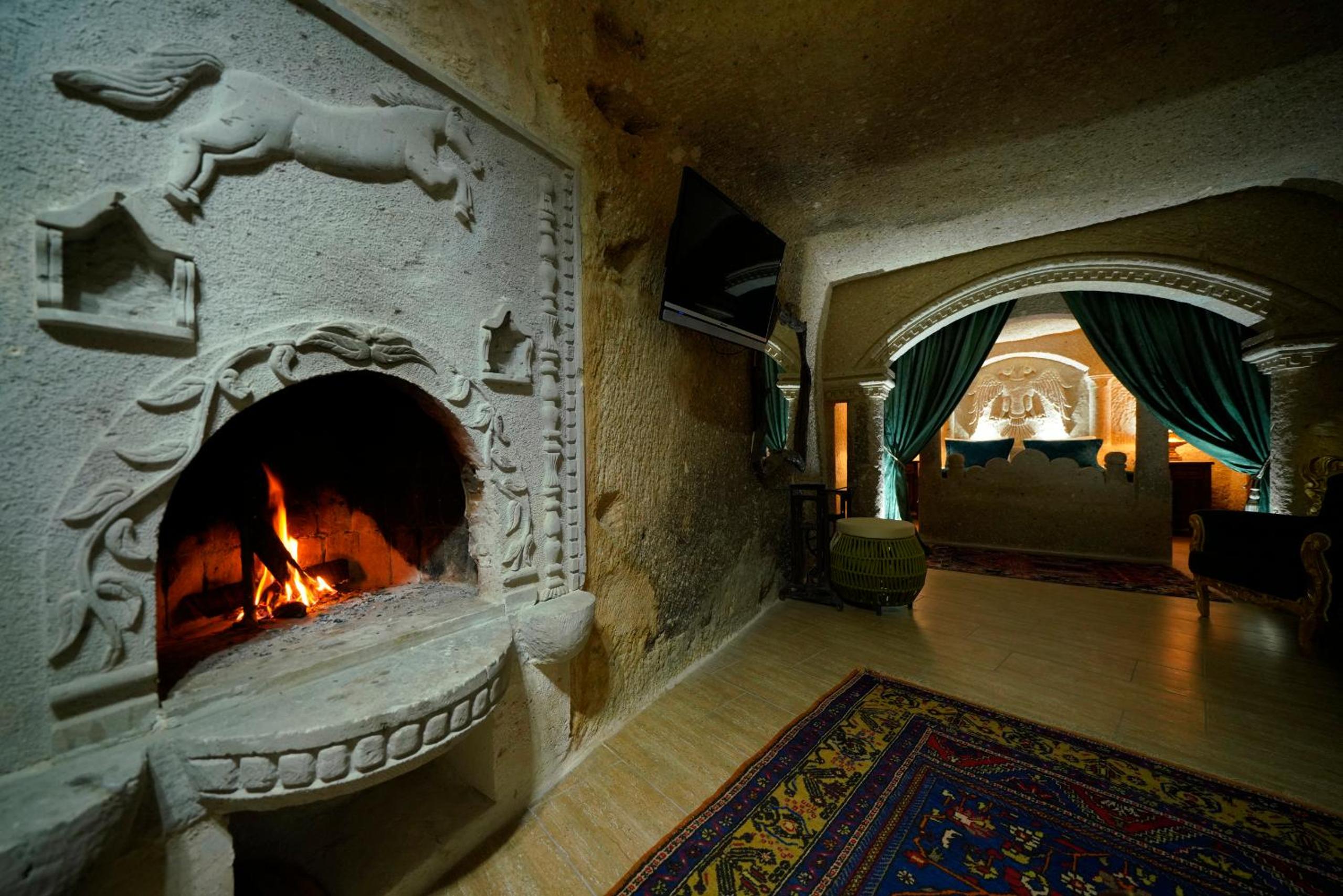 Holiday Cave Hotel - Image 206