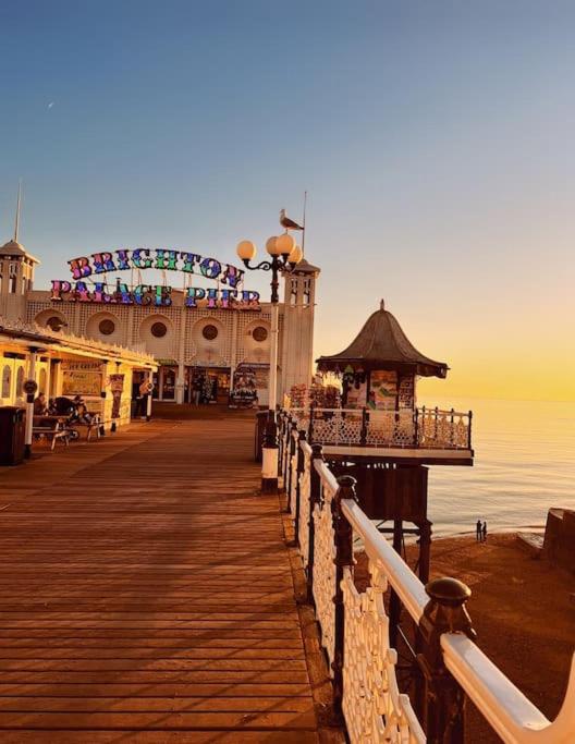 Brighton Apartment by Pier view 3