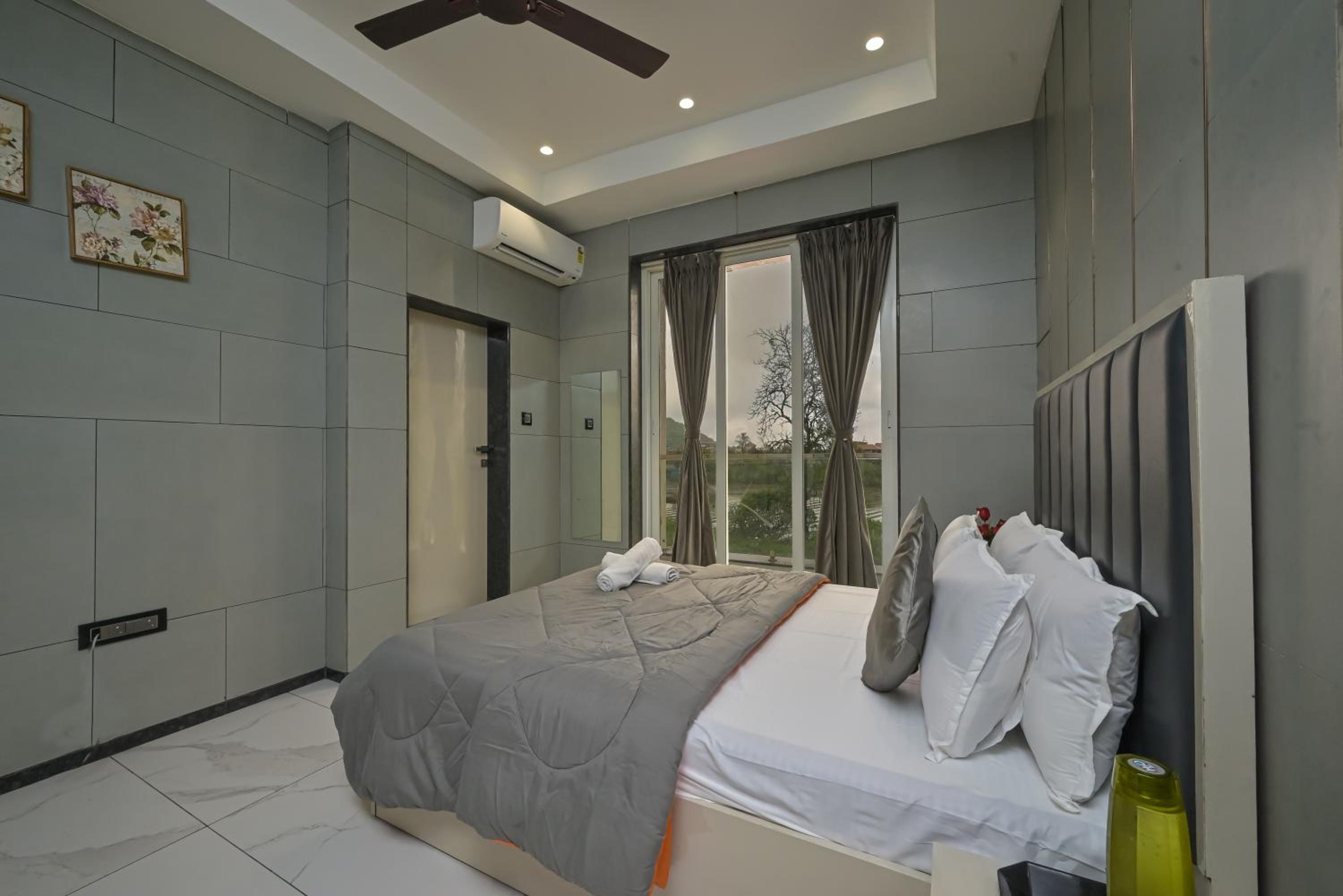 Mountain Majesty Villa by Tropicana Stays view 2