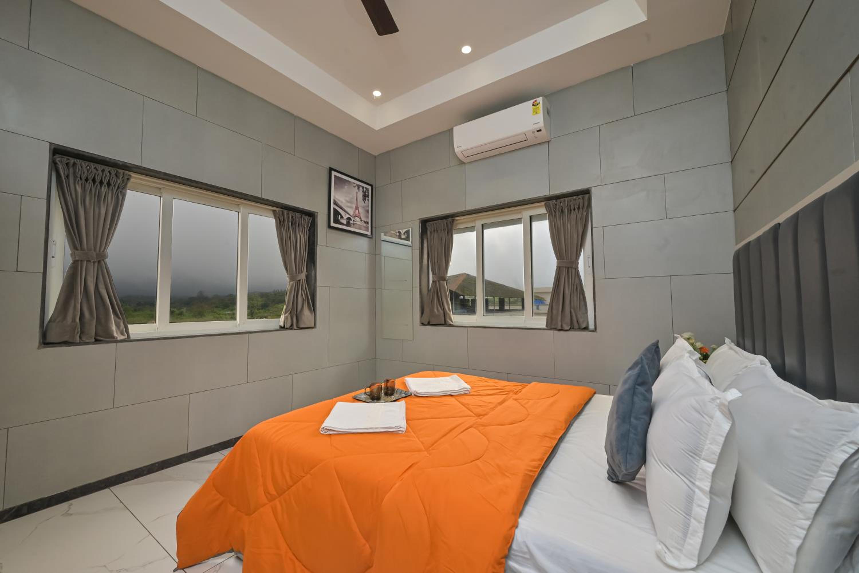 Mountain Majesty Villa by Tropicana Stays view 5