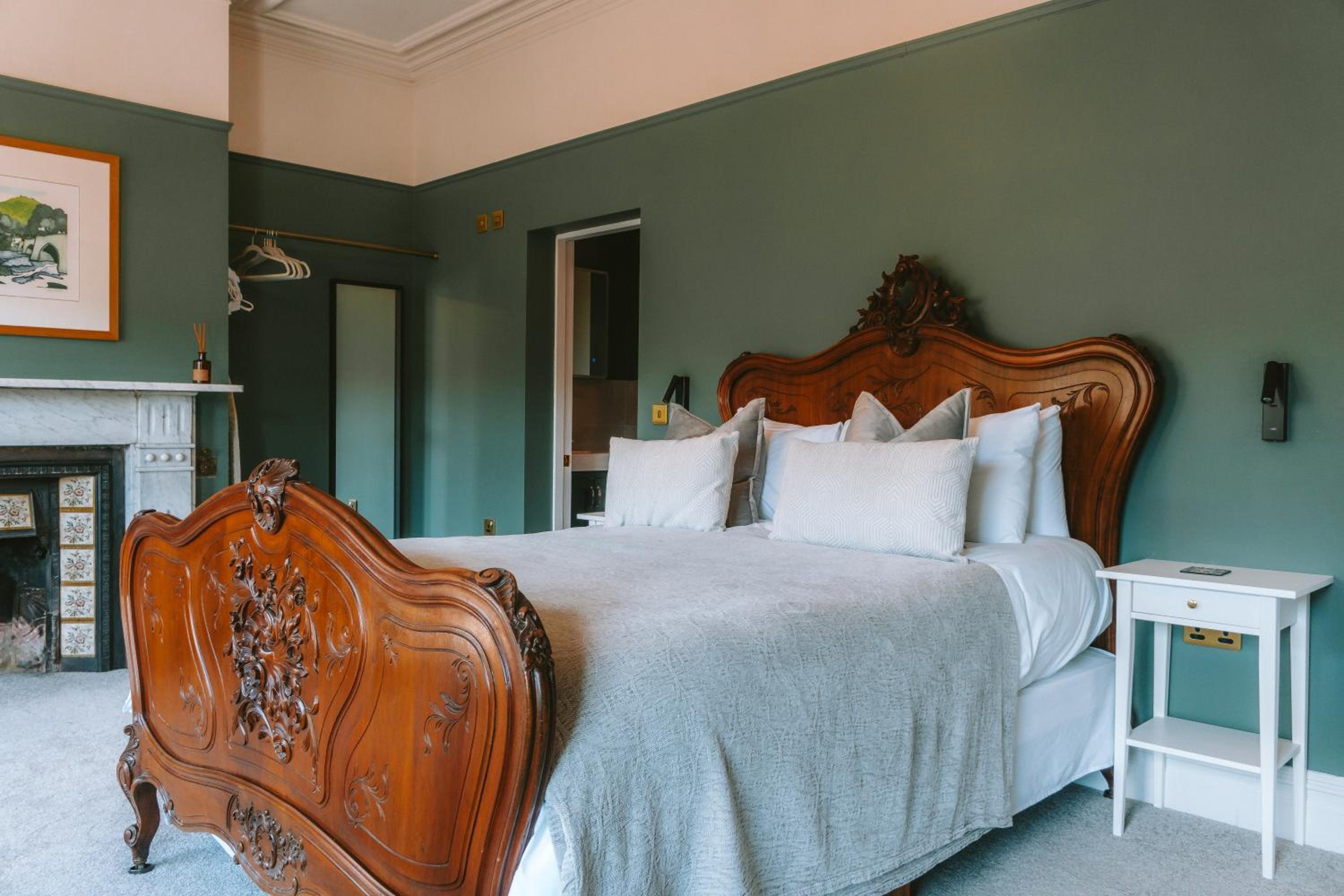 Riversdale House Bed & Breakfast