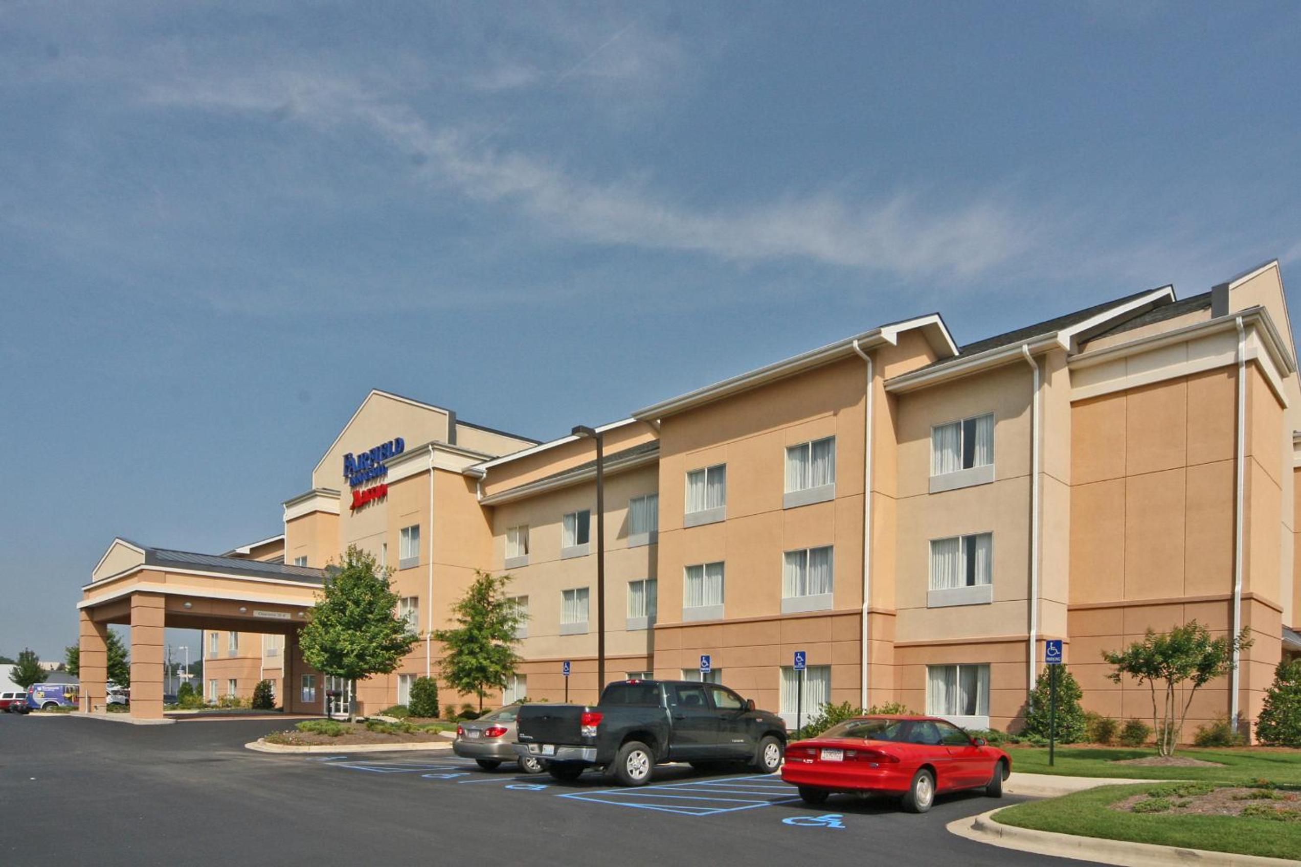 Hotel Fairfield Inn and Suites by Marriott Birmingham Fultondale / I-65 - Image 1
