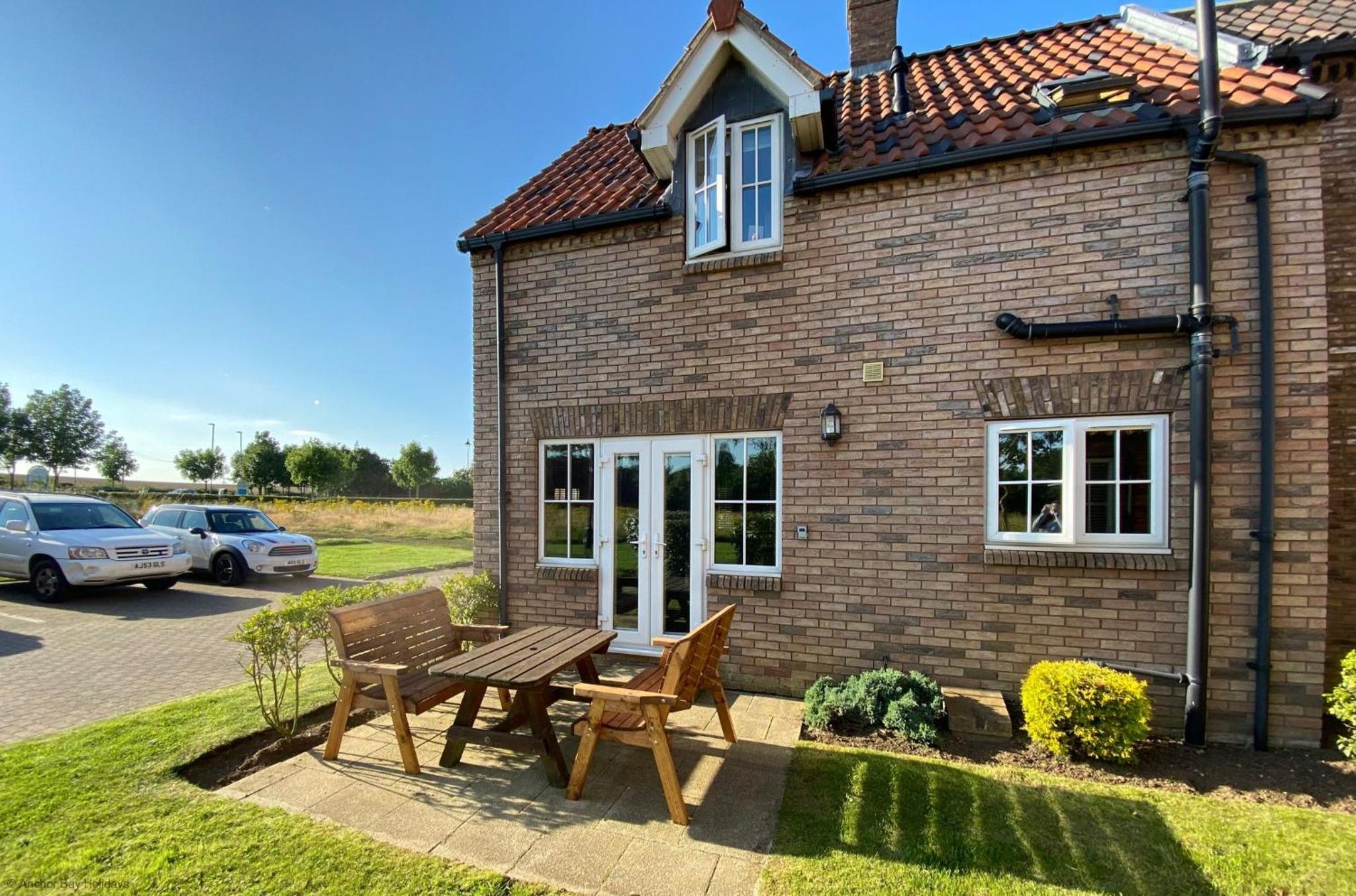 Bay Dream - Part of the The Bay Filey Holiday Village with pool, gym and direct beach access, pub, restaurant, tennis and meadows walks