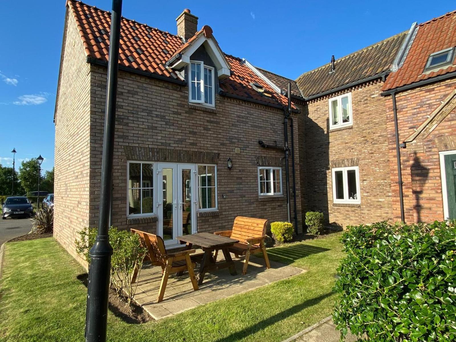 Bay Dream - Part of the The Bay Filey Holiday Village with pool, gym and direct beach access, pub, restaurant, tennis and meadows walks