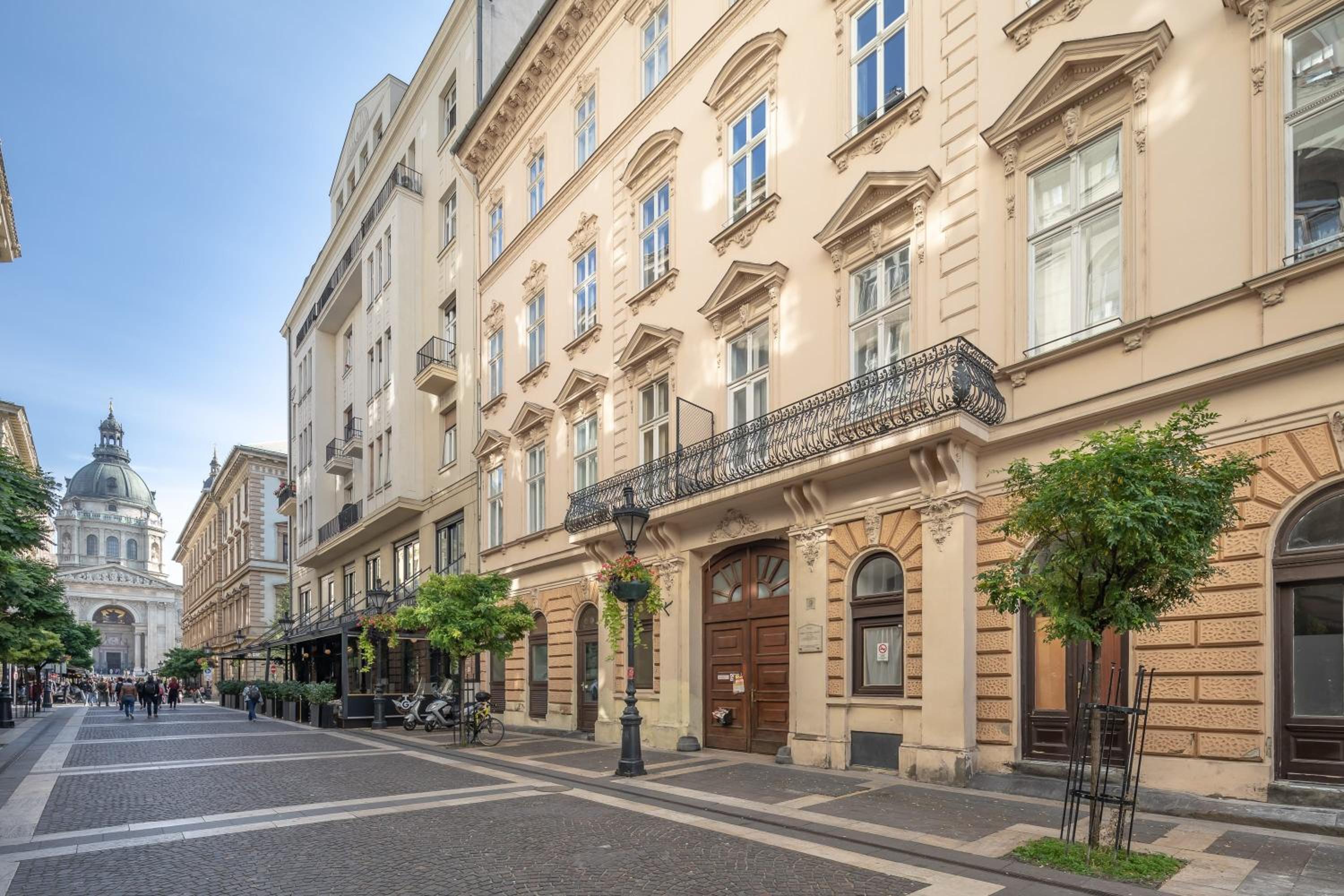 Stylish home - street of the Basilica
