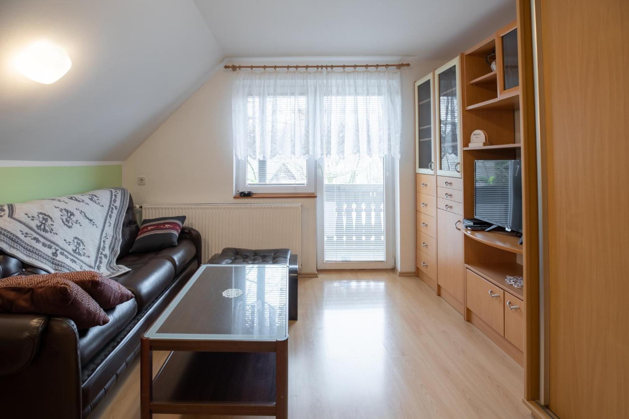 Apartma Košnik PERUNIKA view 3