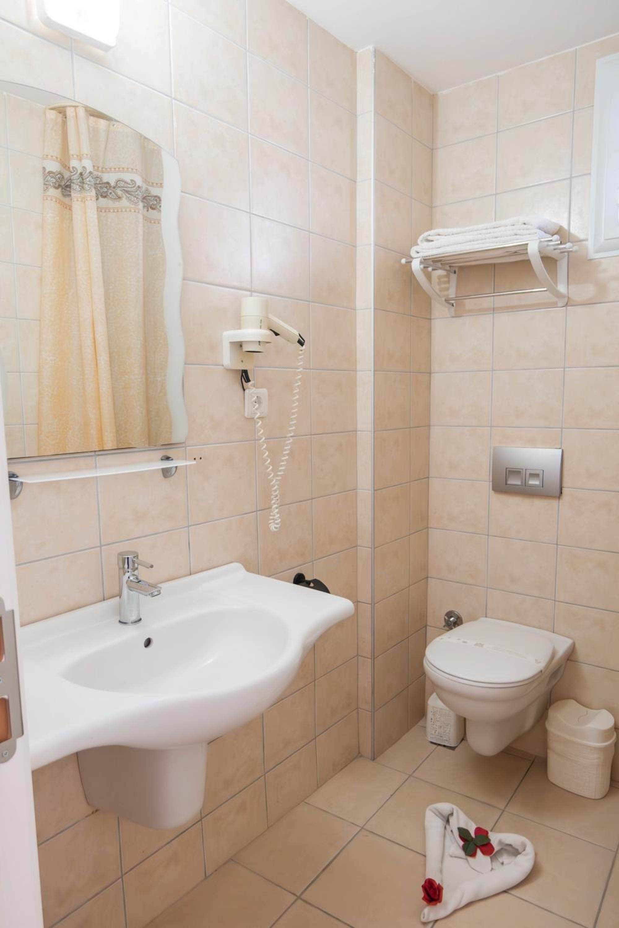 Far Life Hotel - Image 70