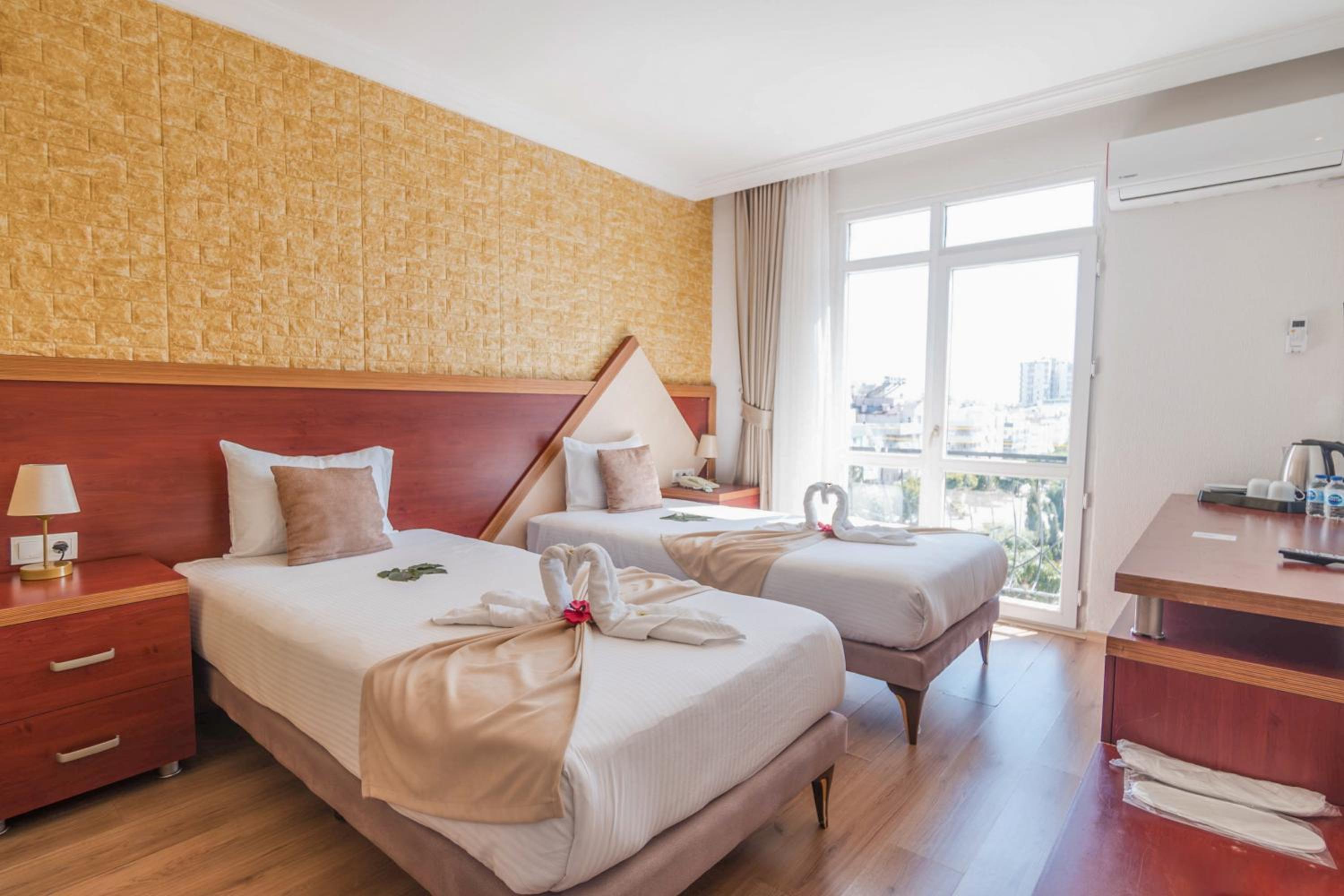 Far Life Hotel - Image 61