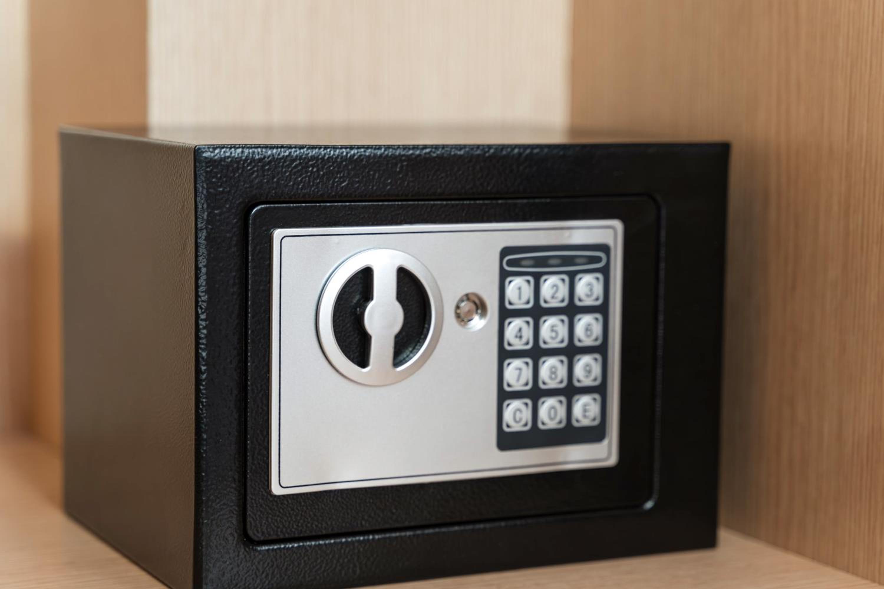 Far Life Hotel - Image 60