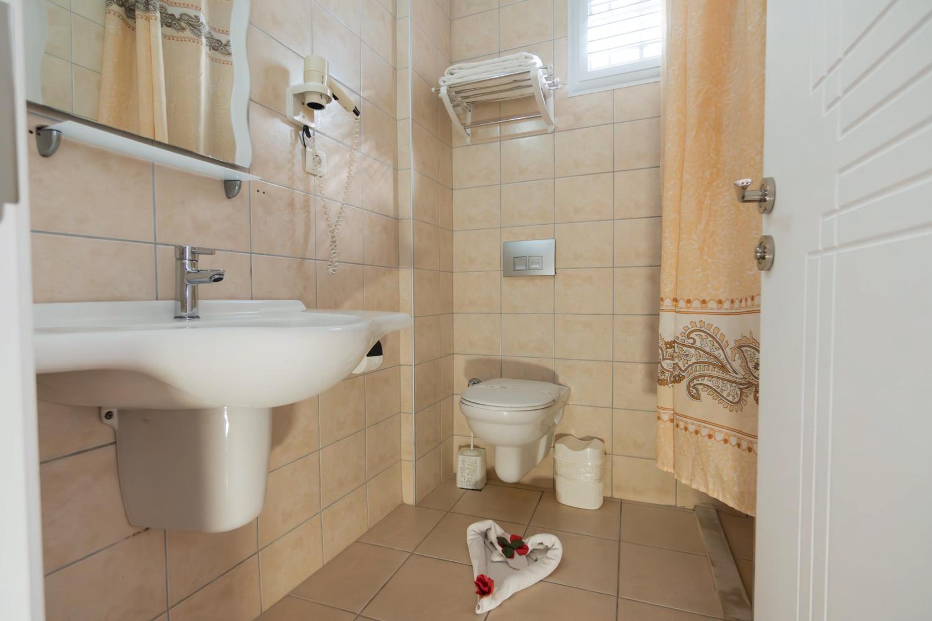 Far Life Hotel - Image 69