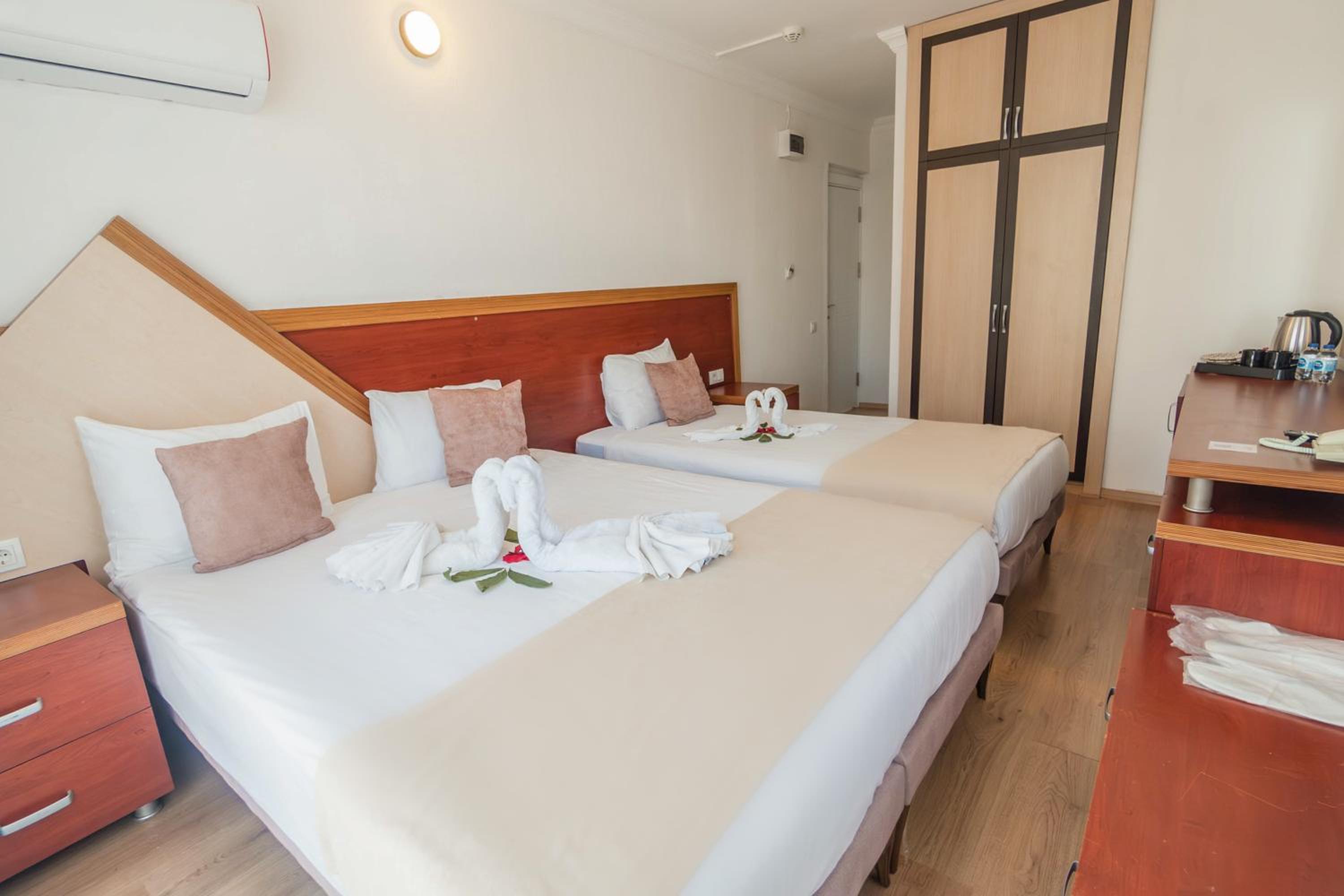 Far Life Hotel - Image 44