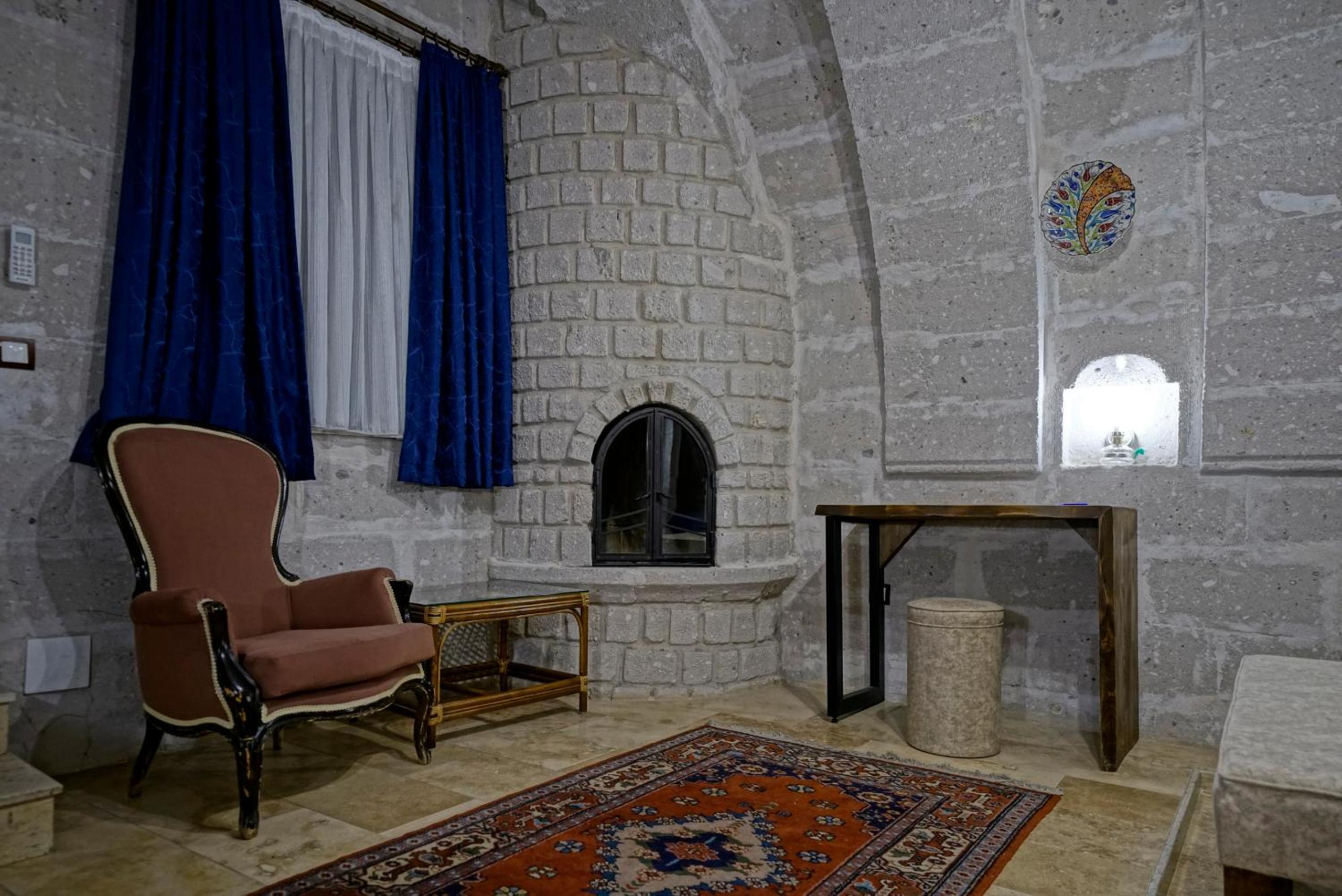 Holiday Cave Hotel - Image 90