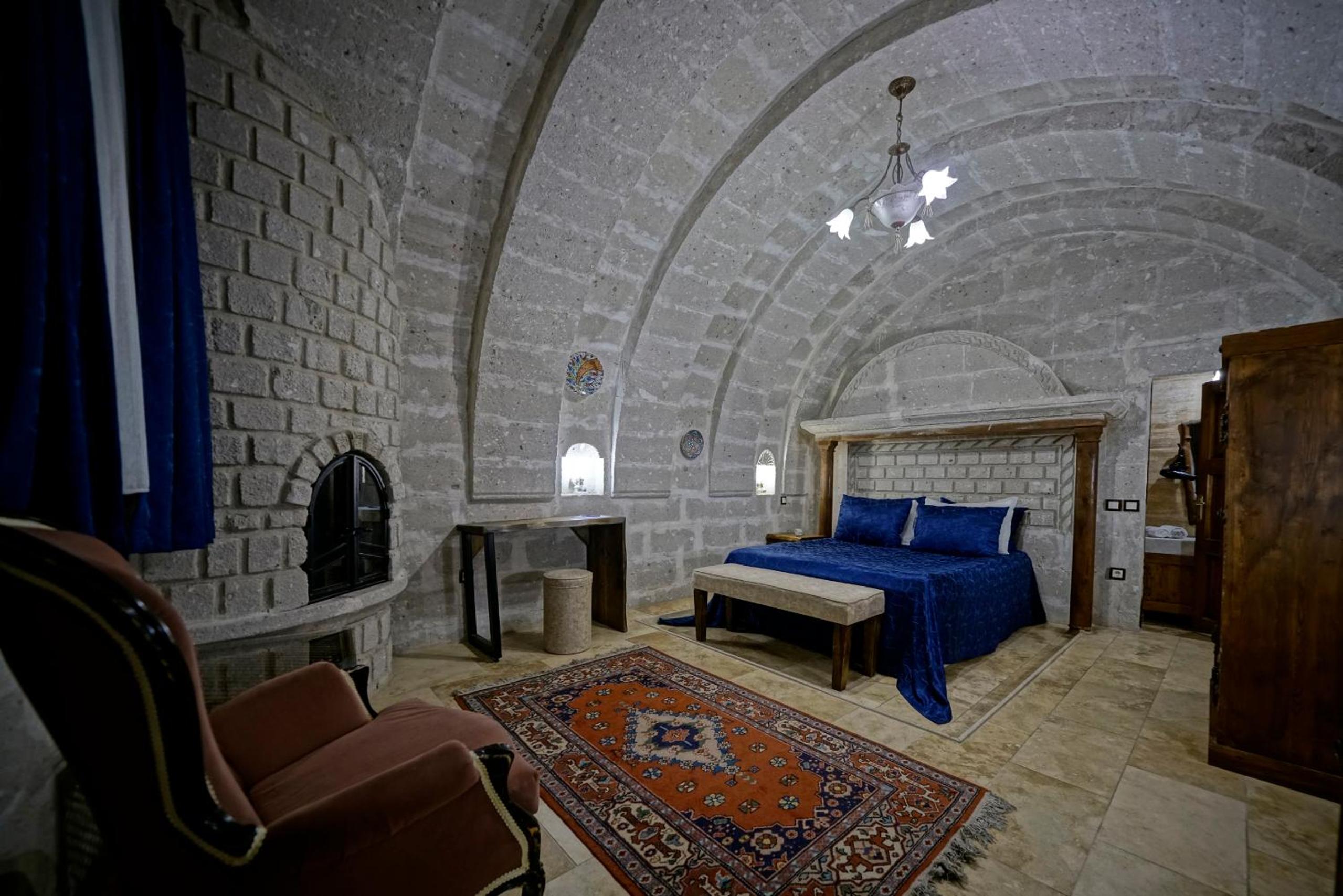 Holiday Cave Hotel - Image 89