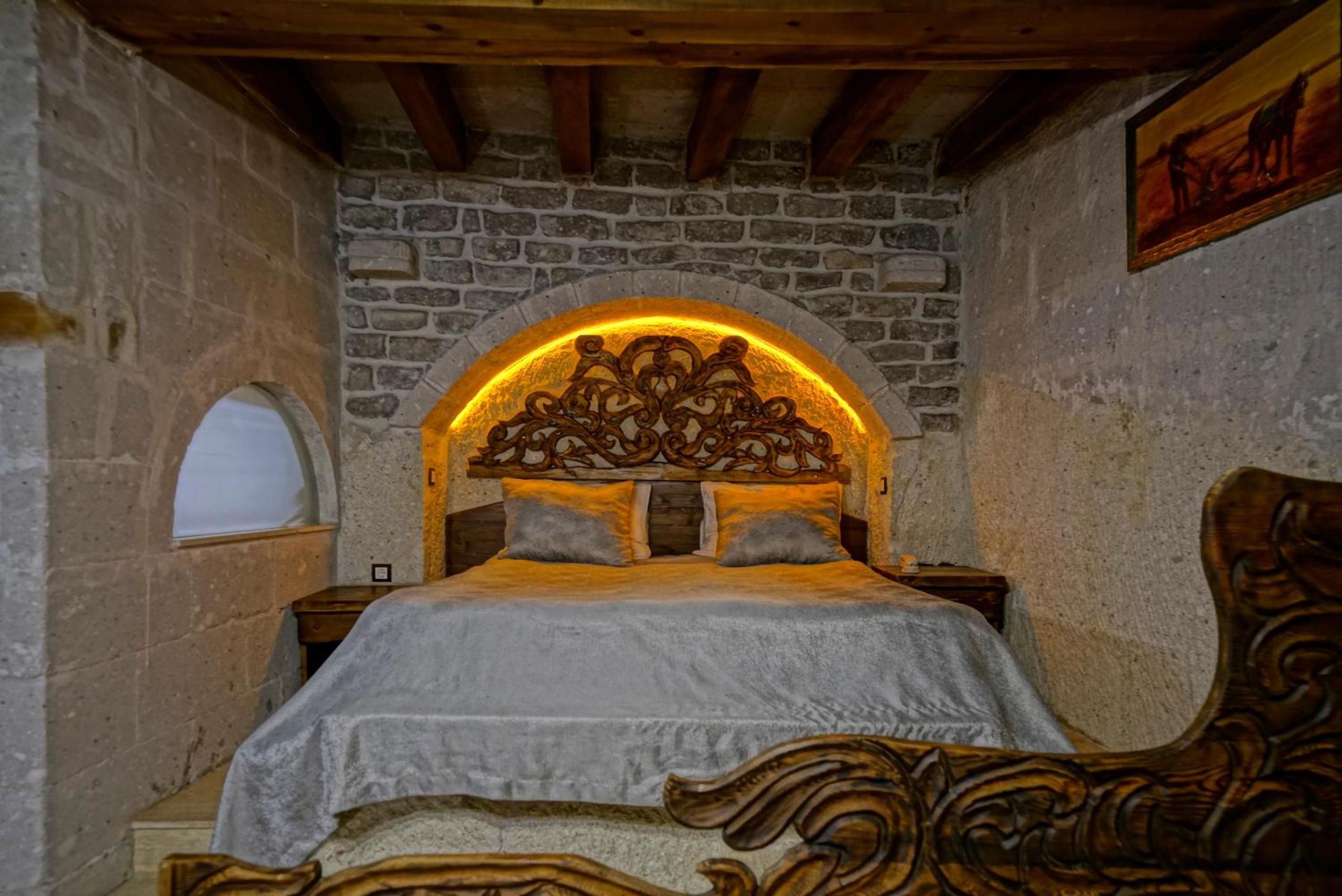 Holiday Cave Hotel - Image 190