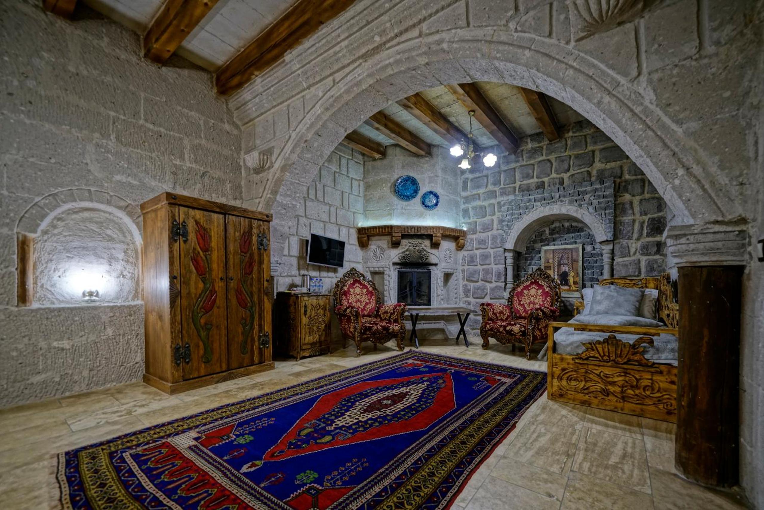 Holiday Cave Hotel - Image 92