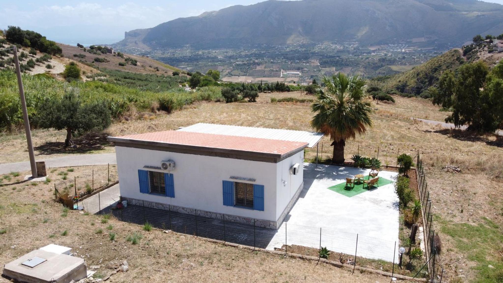 Lovely Sicilian Countryside Home view 3
