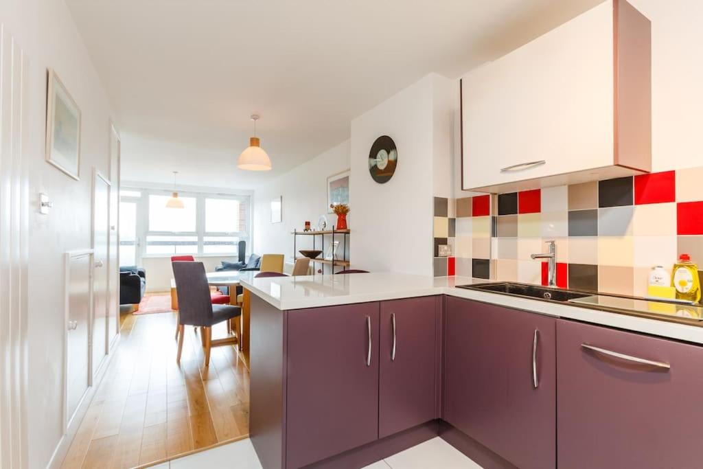 Colourful & Bright 2 Double Bedroom Flat Islington