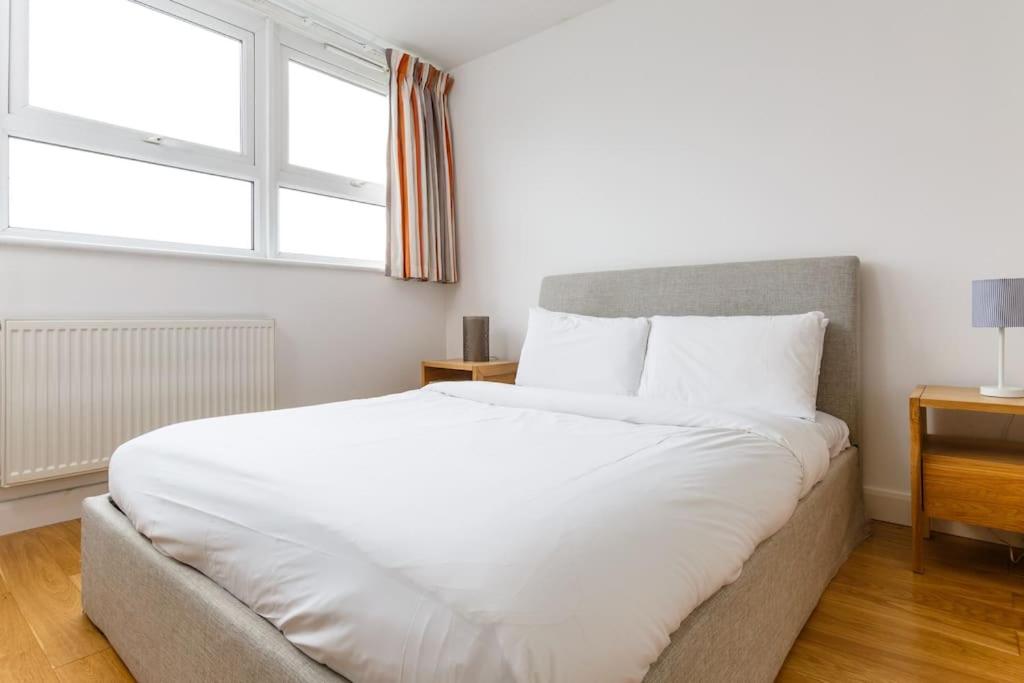Colourful & Bright 2 Double Bedroom Flat Islington