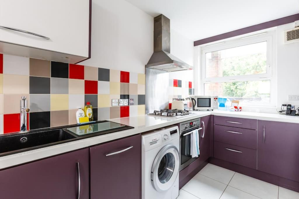 Colourful & Bright 2 Double Bedroom Flat Islington
