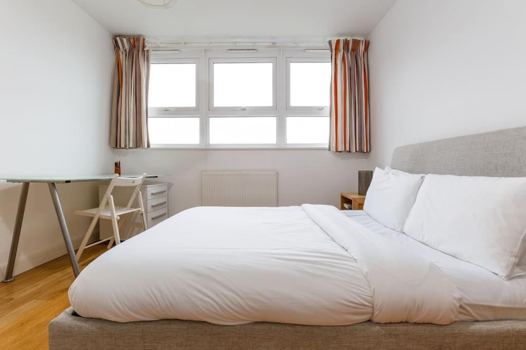 Colourful & Bright 2 Double Bedroom Flat Islington