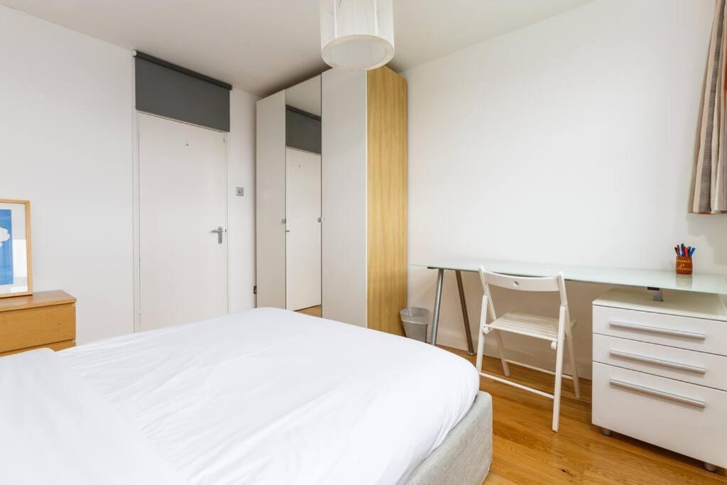 Colourful & Bright 2 Double Bedroom Flat Islington