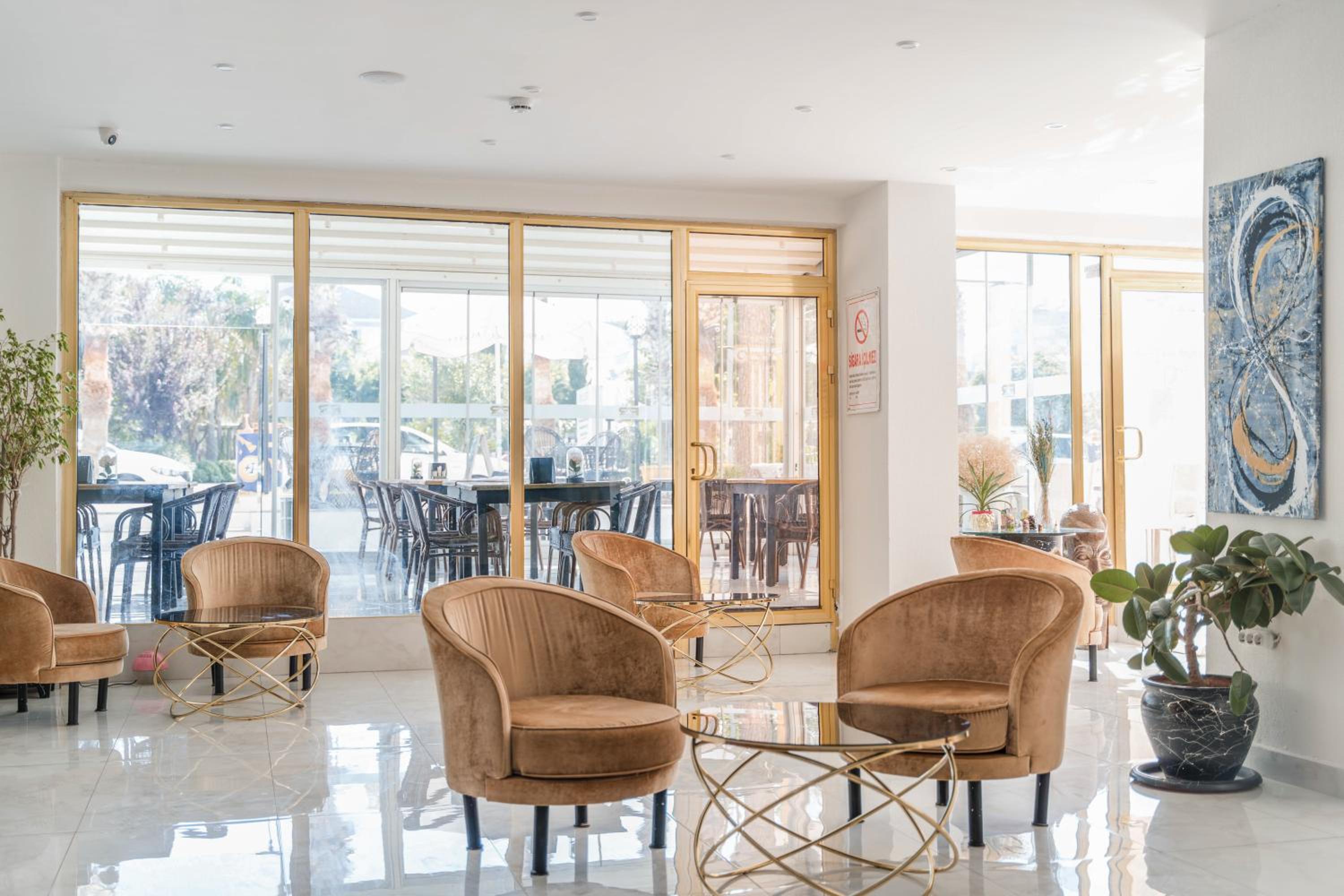 Far Life Hotel - Image 124