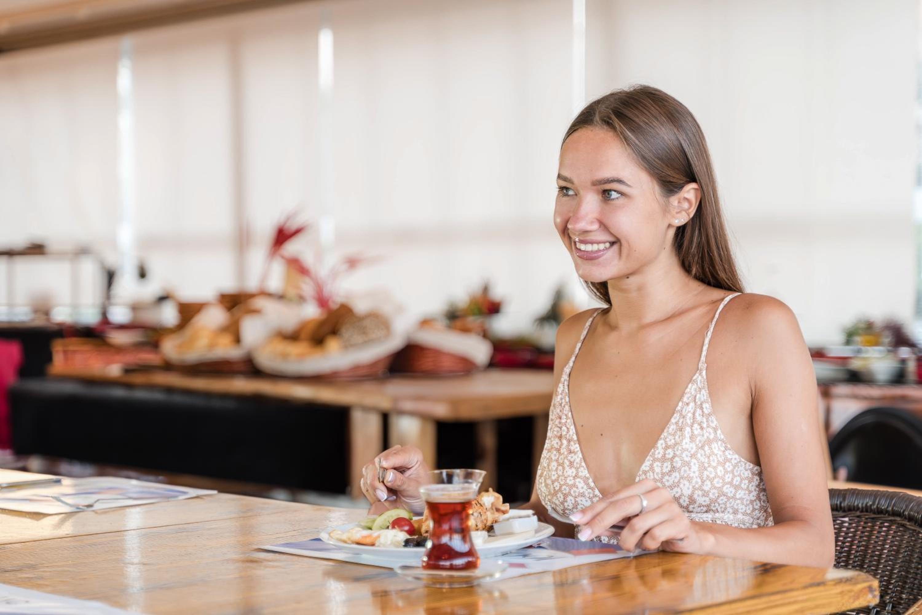 Far Life Hotel - Image 8