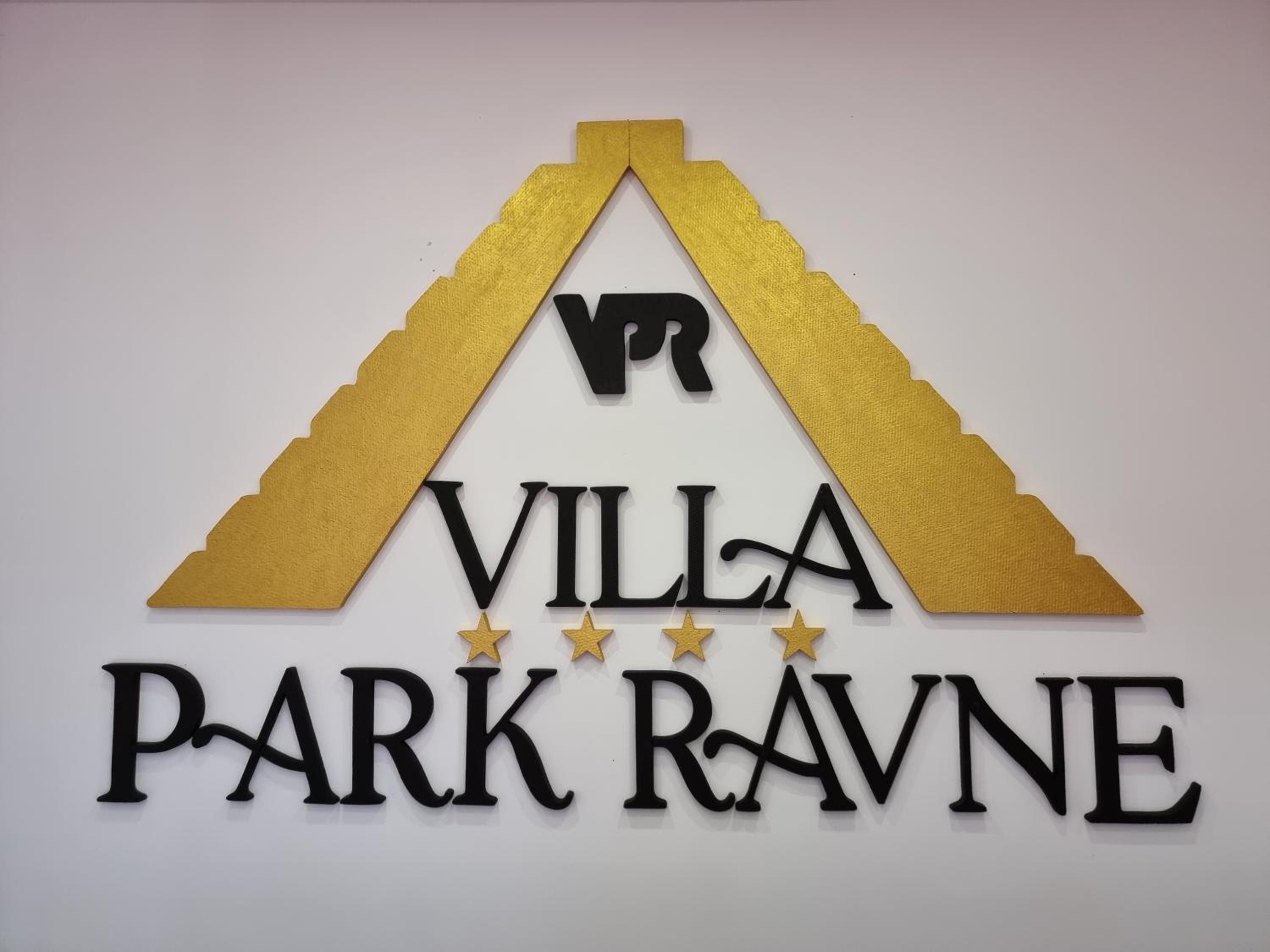 Villa Park Ravne