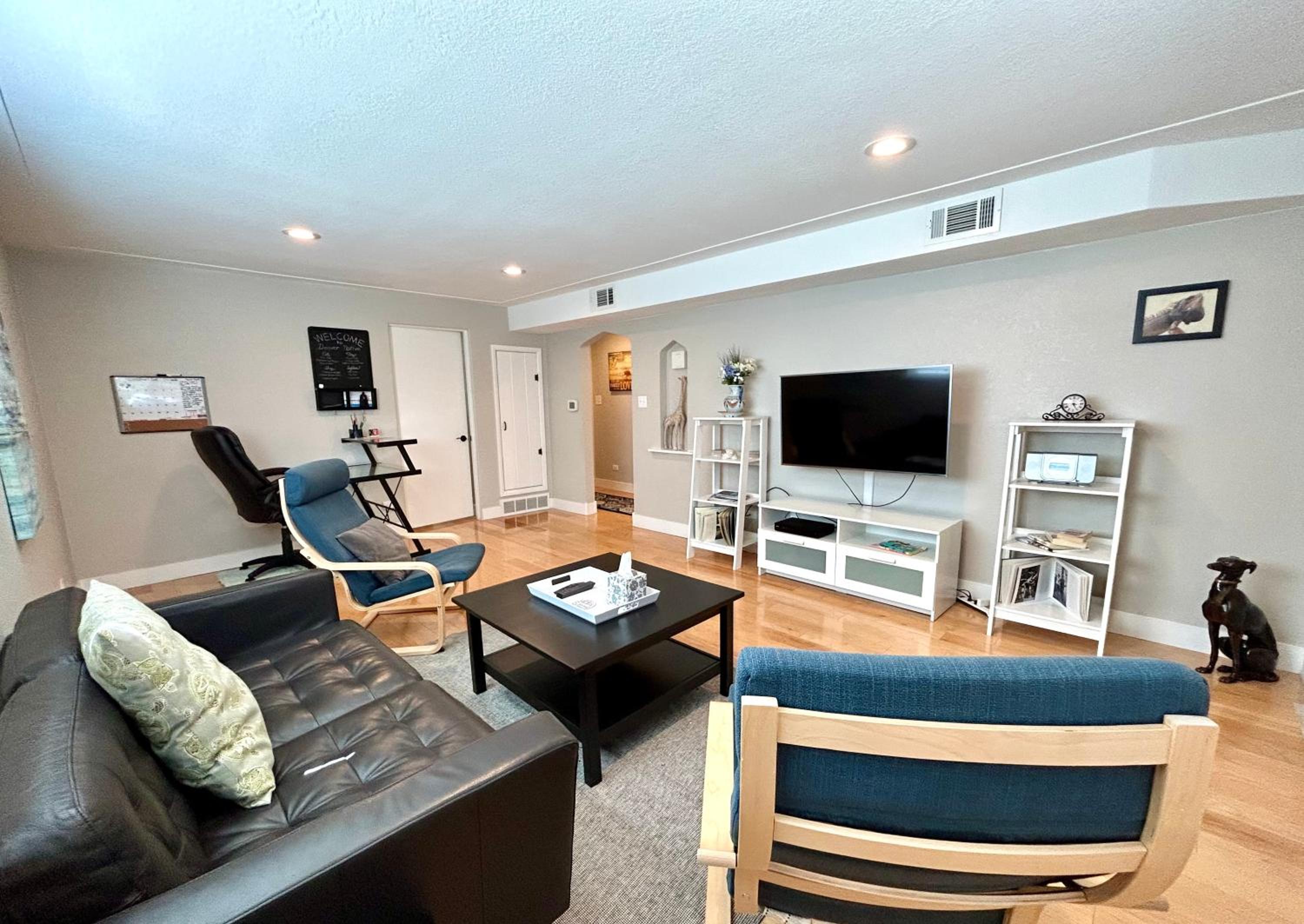 Bright & Comfy 2 bedroom in West Highland, Denver view 4