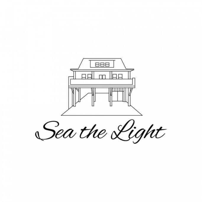 Walk to Beach, King Bed, Golf Cart, Sea the Light