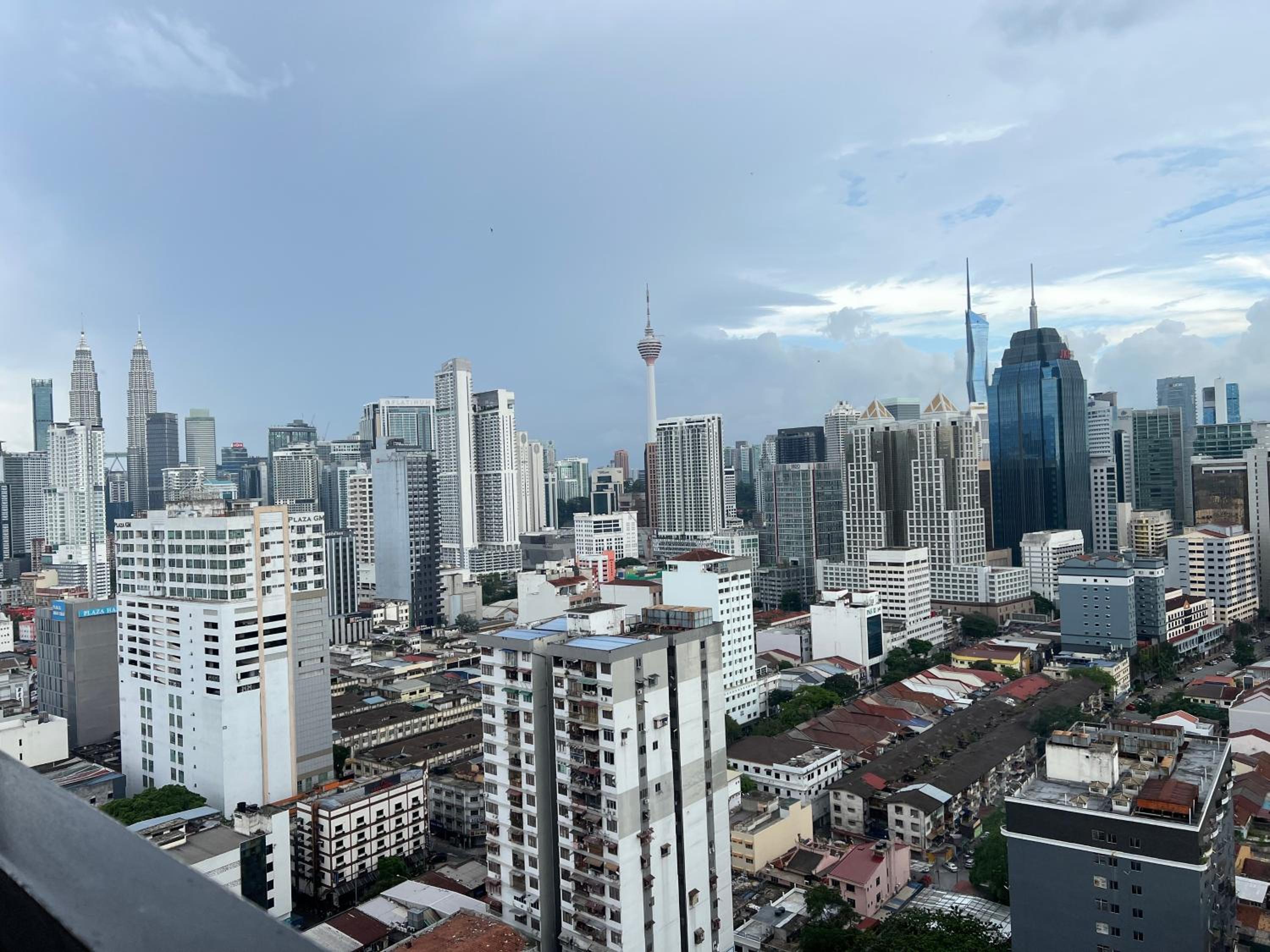 Cozy luxury couple studio apartment chambers kl klcc kl tower view
