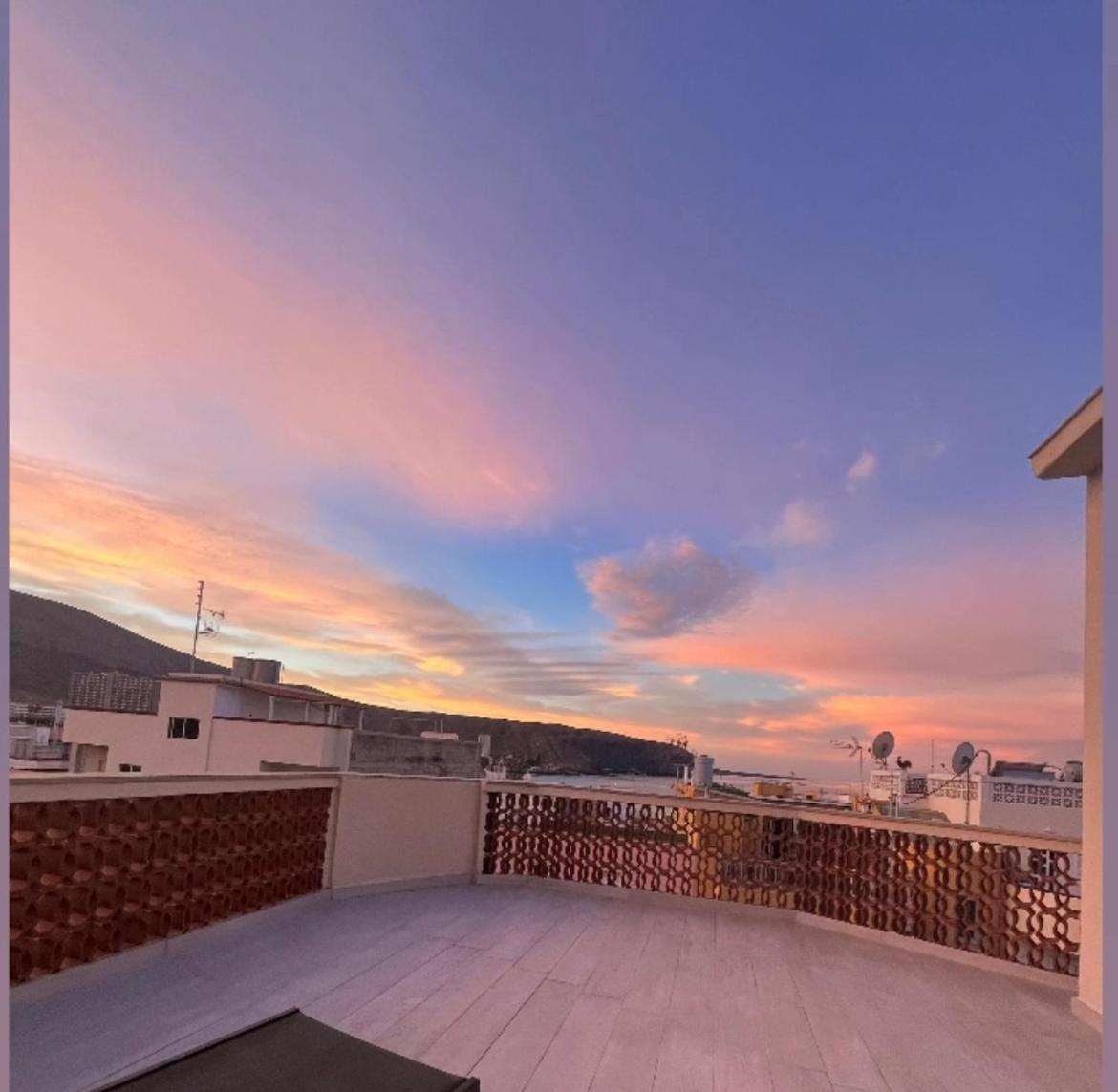 THE WHITE HEART HOUSE – ATTIC SEA VIEW photo 3