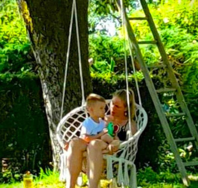 Domaine Charente - Familyroom Gypsy with garden (with external toilet & shower house) view 4
