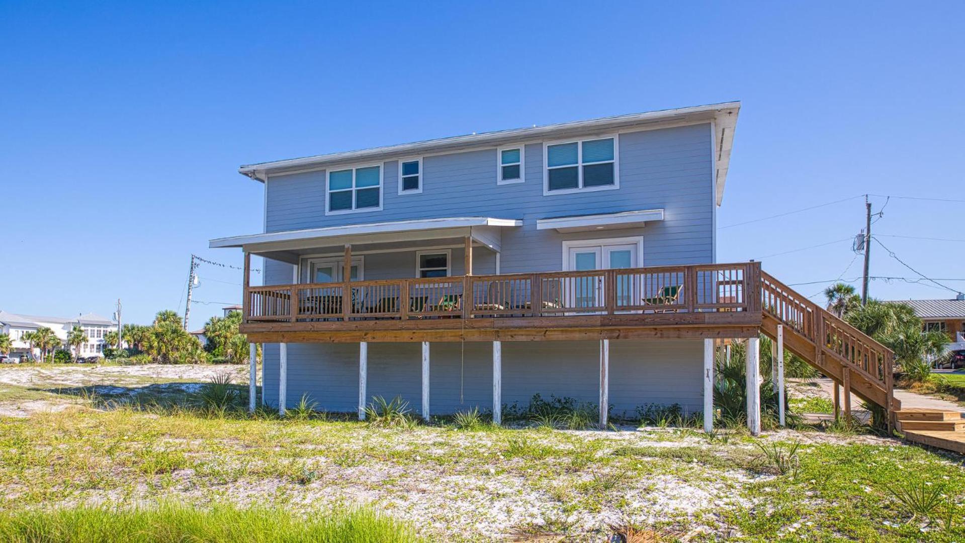 The Back Porch - Is a relaxing 4 bedroom 3 bathroom House on Holiday Isle