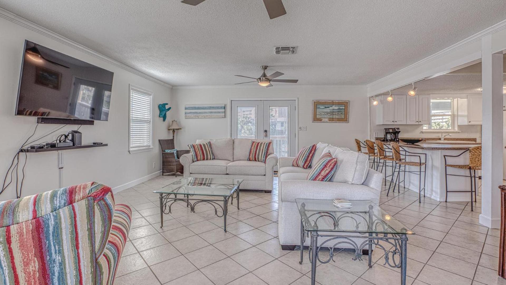 The Back Porch - Is a relaxing 4 bedroom 3 bathroom House on Holiday Isle