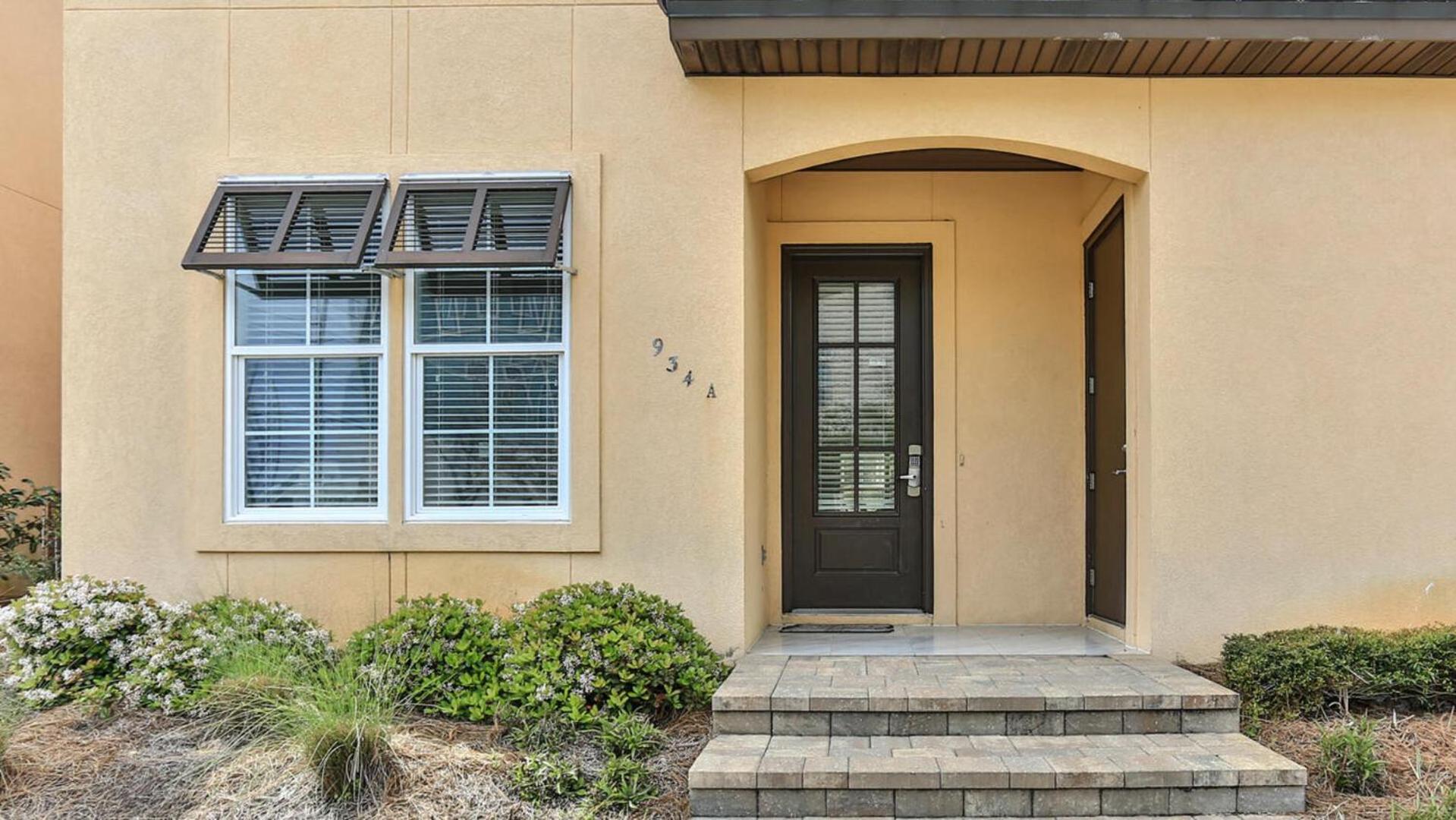 Playa Blanca - Steps to the beach Sleeps 14 has community pool view 2